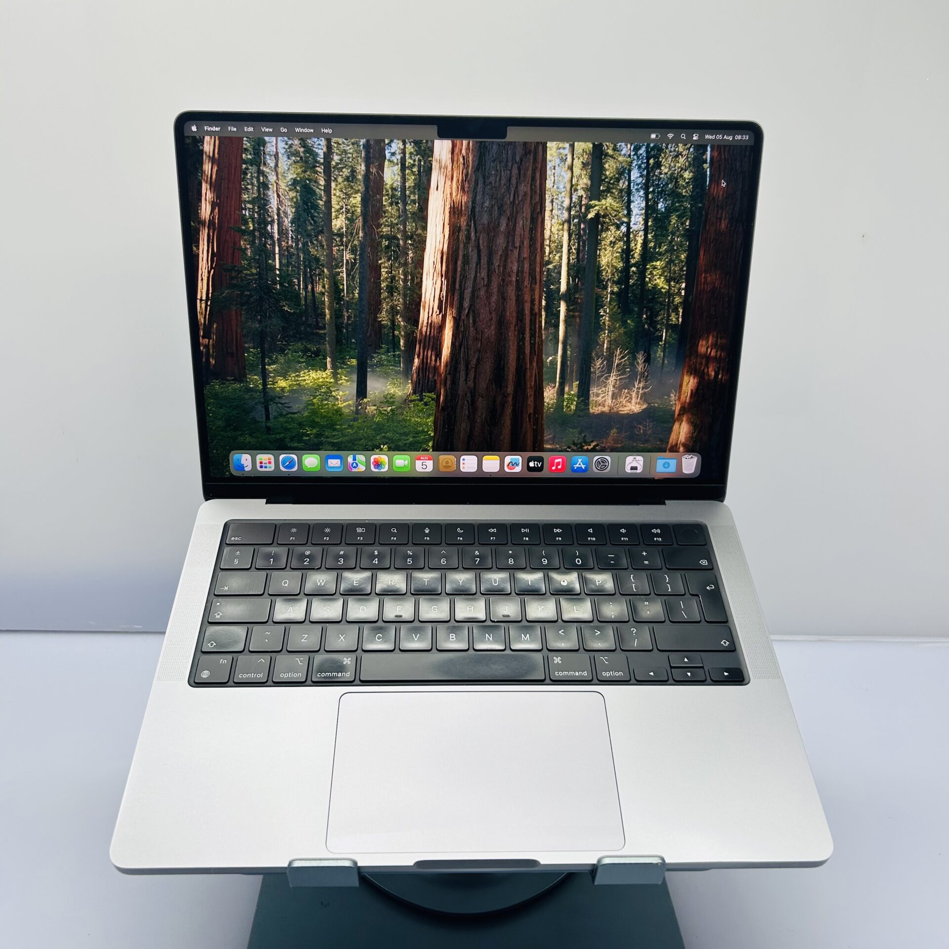 Apple MacBook Pro 14-inch "M3" 8 CPU/10 GPU (2023) 8GB RAM 512GB SSD Space Gray (Condition: Good) - Image 2