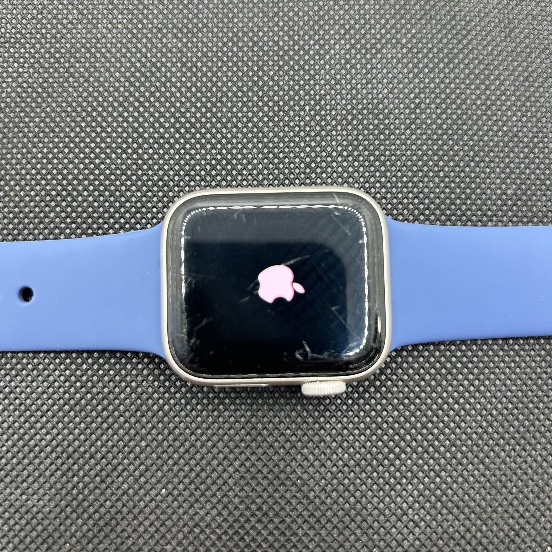 Apple Watch SE 2 GPS 40mm Starlight With Blue Straps (Condition: Fair) - Image 2