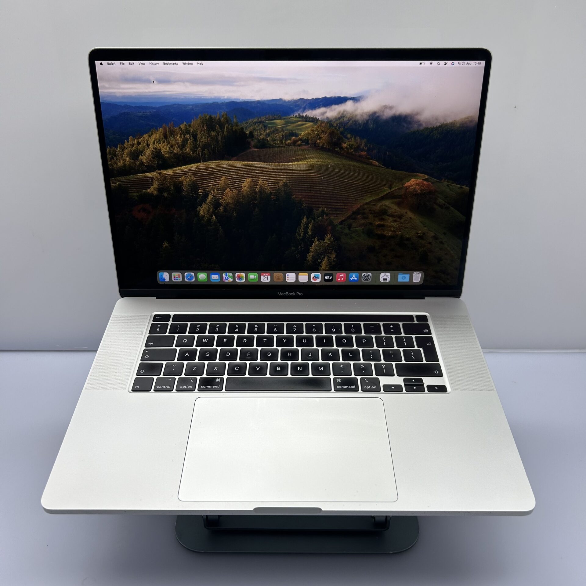 Apple MacBook Pro 16-inch "Core i9" (Touchbar/2019) 2.3GHz 16GB RAM 1TB SSD Silver (Condition: Good) - Image 2