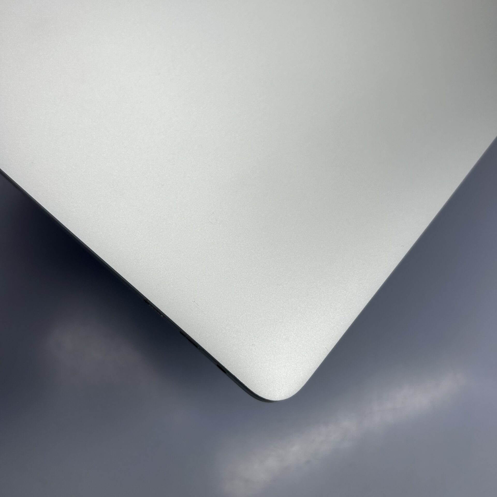 Apple MacBook Pro 16-inch "Core i9" (Touchbar/2019) 2.3GHz 16GB RAM 1TB SSD Silver (Condition: Good) - Image 7