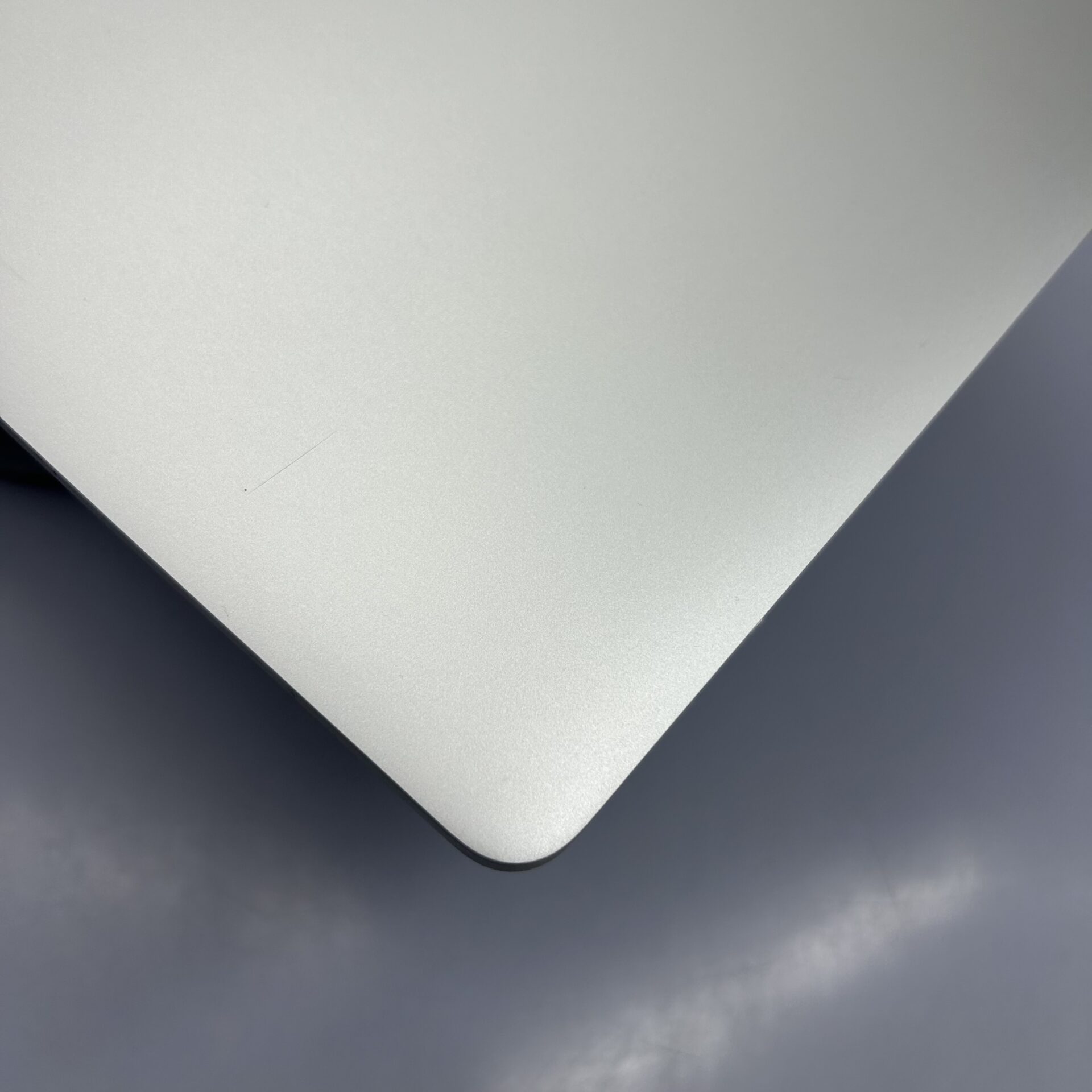 Apple MacBook Pro 16-inch "Core i9" (Touchbar/2019) 2.3GHz 16GB RAM 1TB SSD Silver (Condition: Good) - Image 8