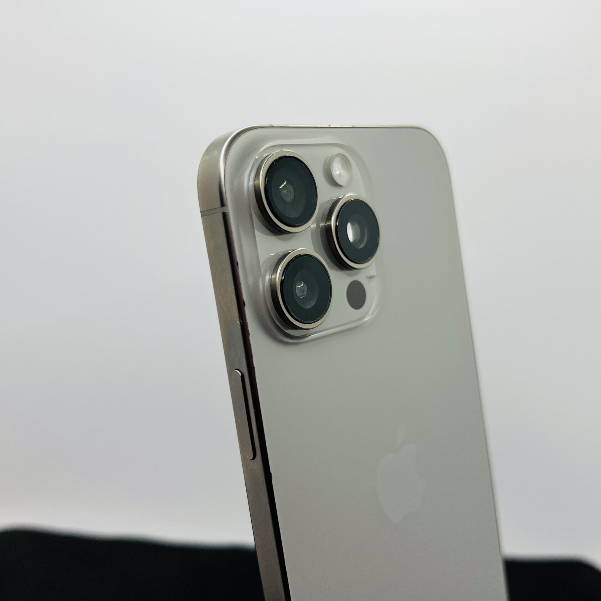 Apple iPhone 16 Pro Max 256GB Natural Titanium - No NFC (Condition: Good) - Image 9