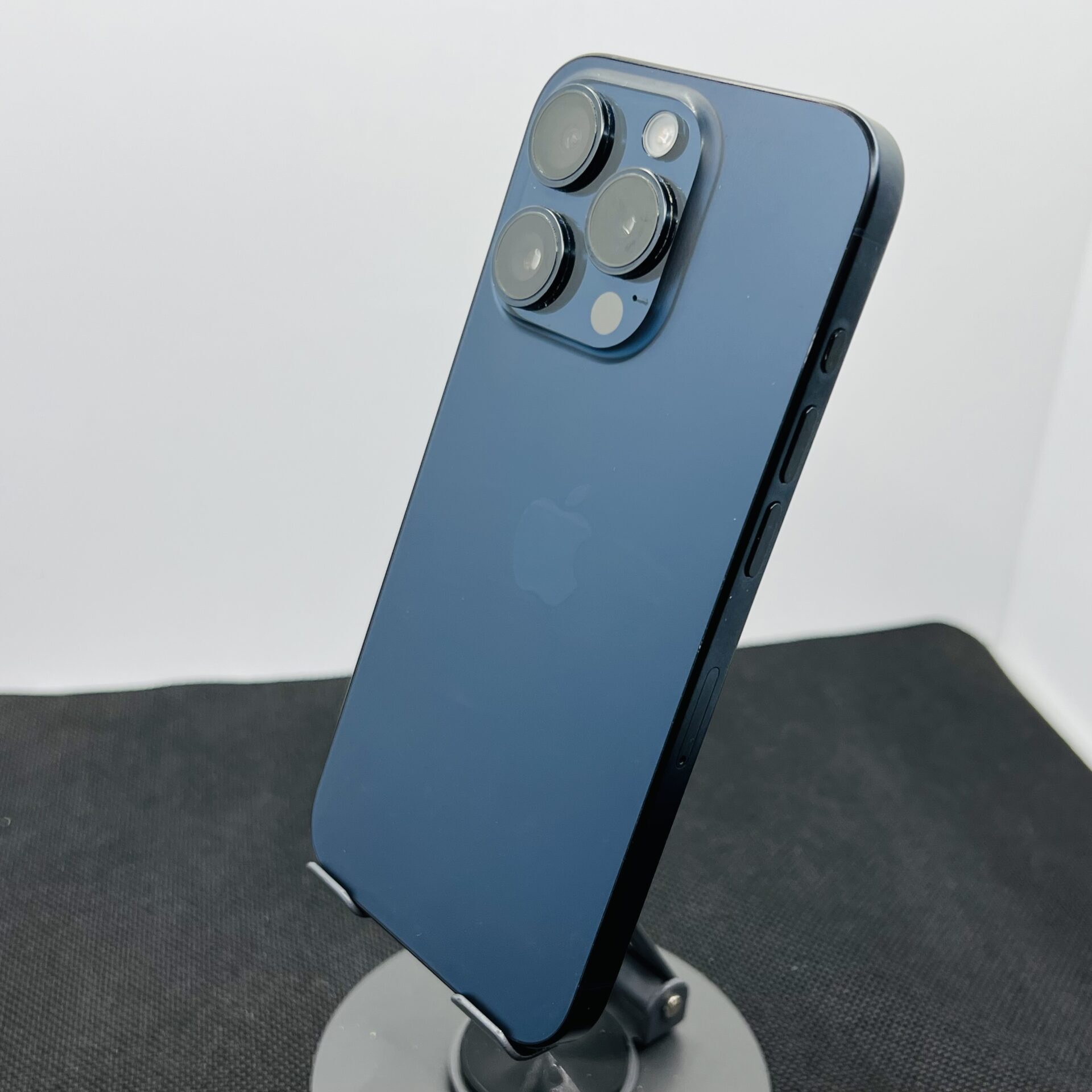 Apple iPhone 15 Pro 128GB Blue Titanium (Condition: Good) - Image 8