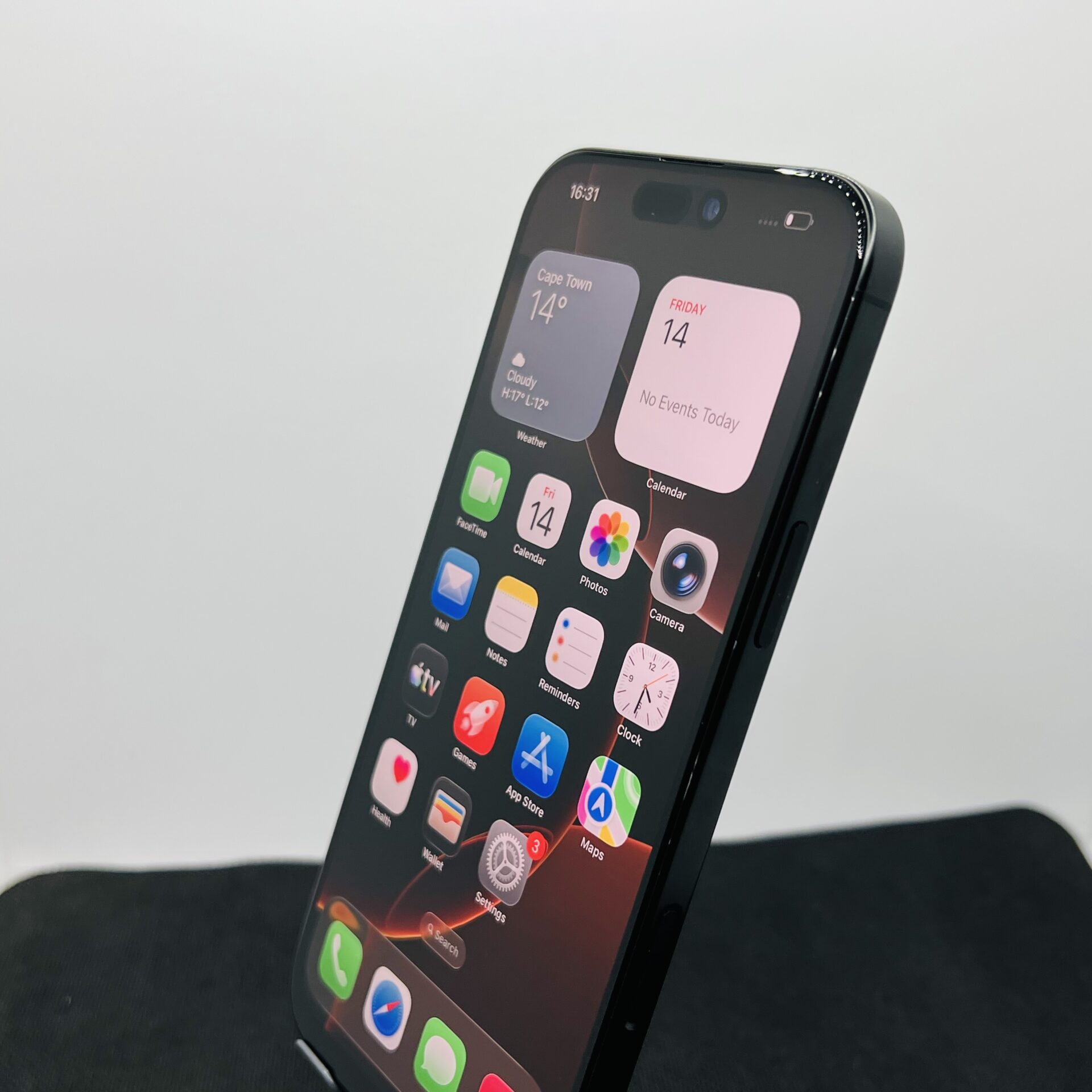 Apple iPhone 16 Pro Max 512GB Black Titanium (Condition: Good) - Image 4