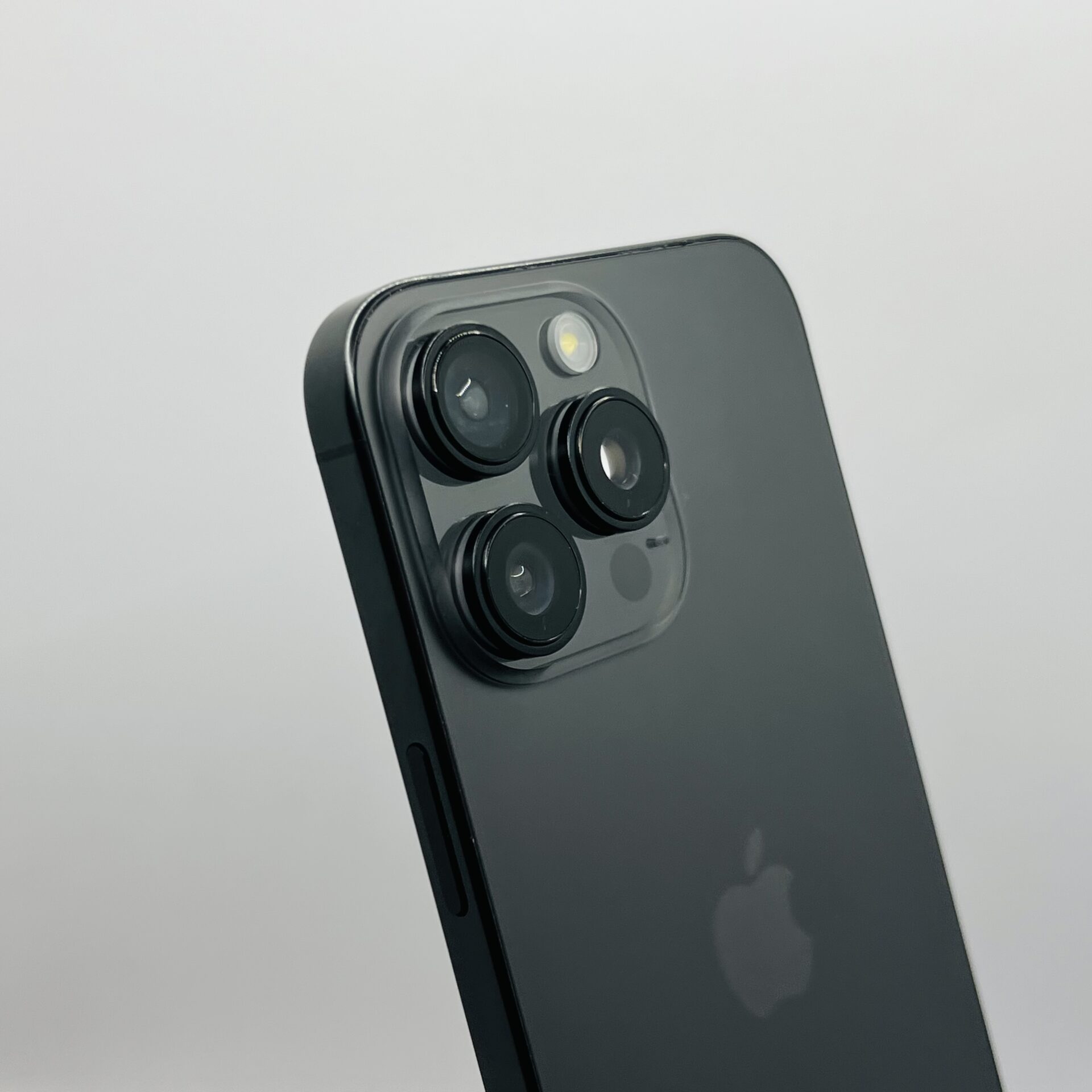 Apple iPhone 16 Pro Max 512GB Black Titanium (Condition: Good) - Image 10