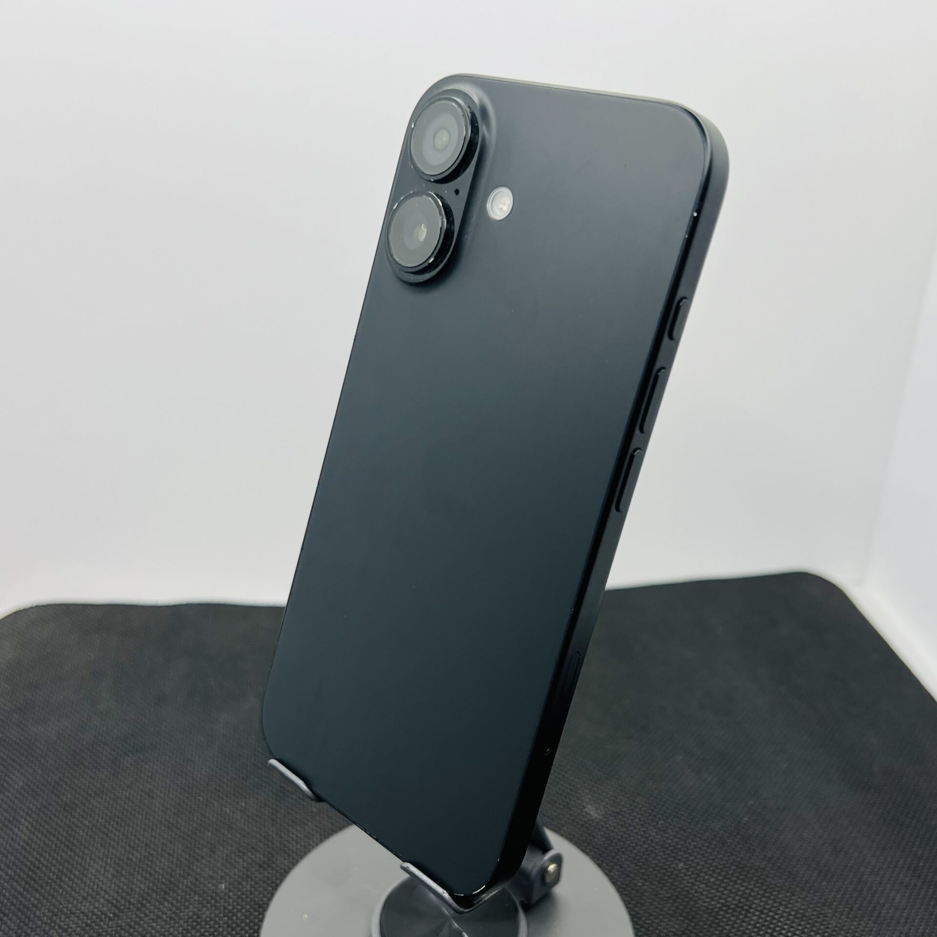 Apple iPhone 16 128GB Black (Condition: Good) - Image 8