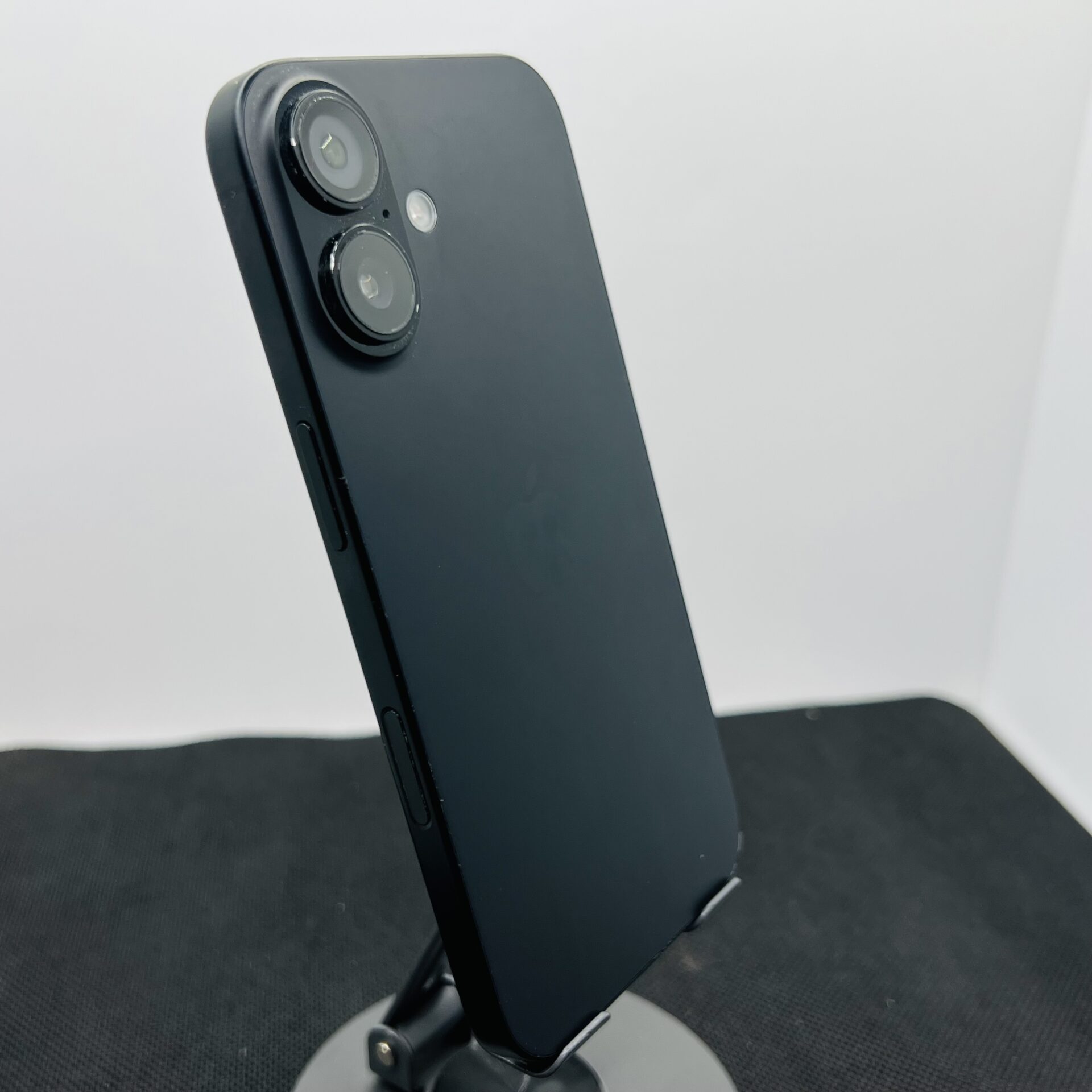 Apple iPhone 16 128GB Black (Condition: Good) - Image 9