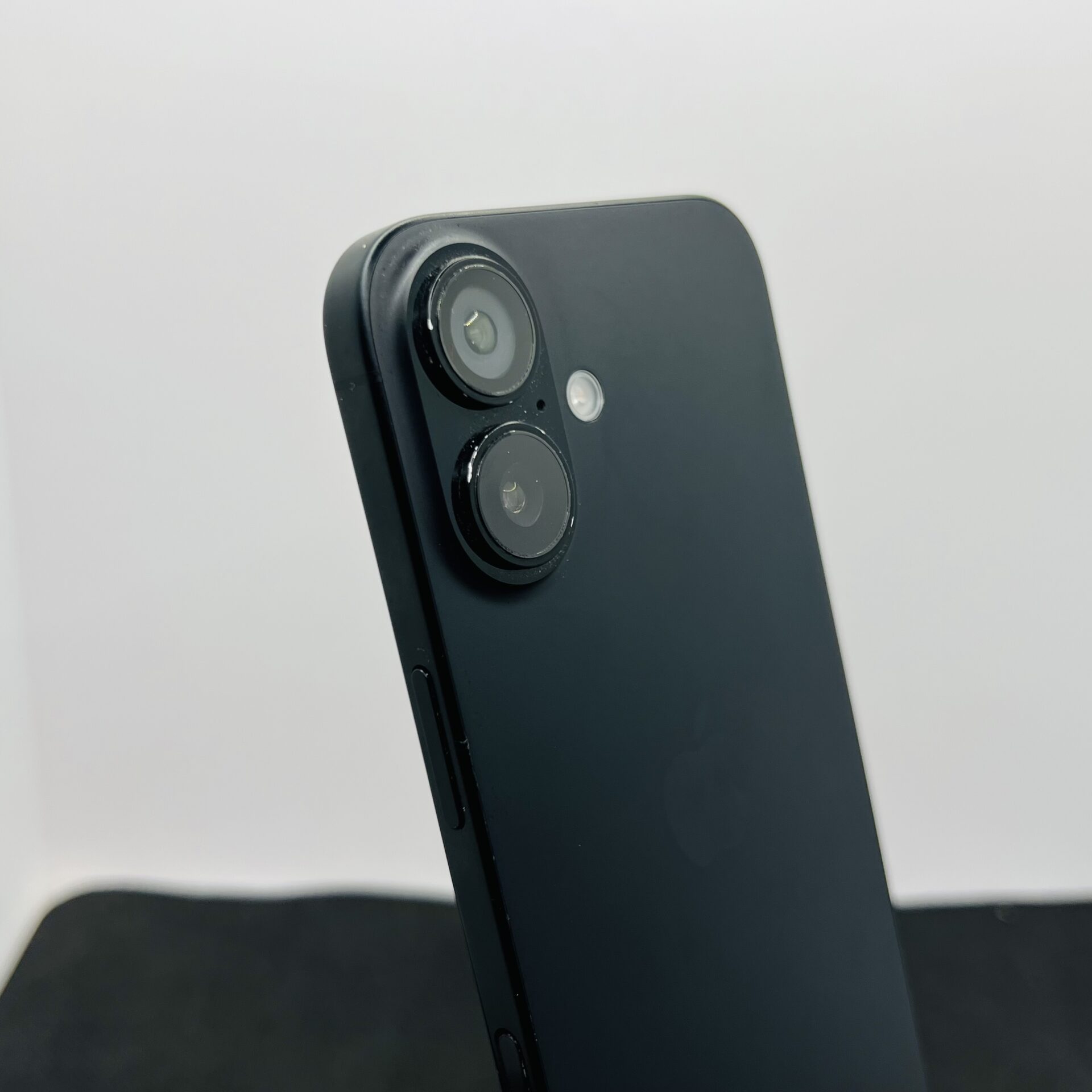 Apple iPhone 16 128GB Black (Condition: Good) - Image 10