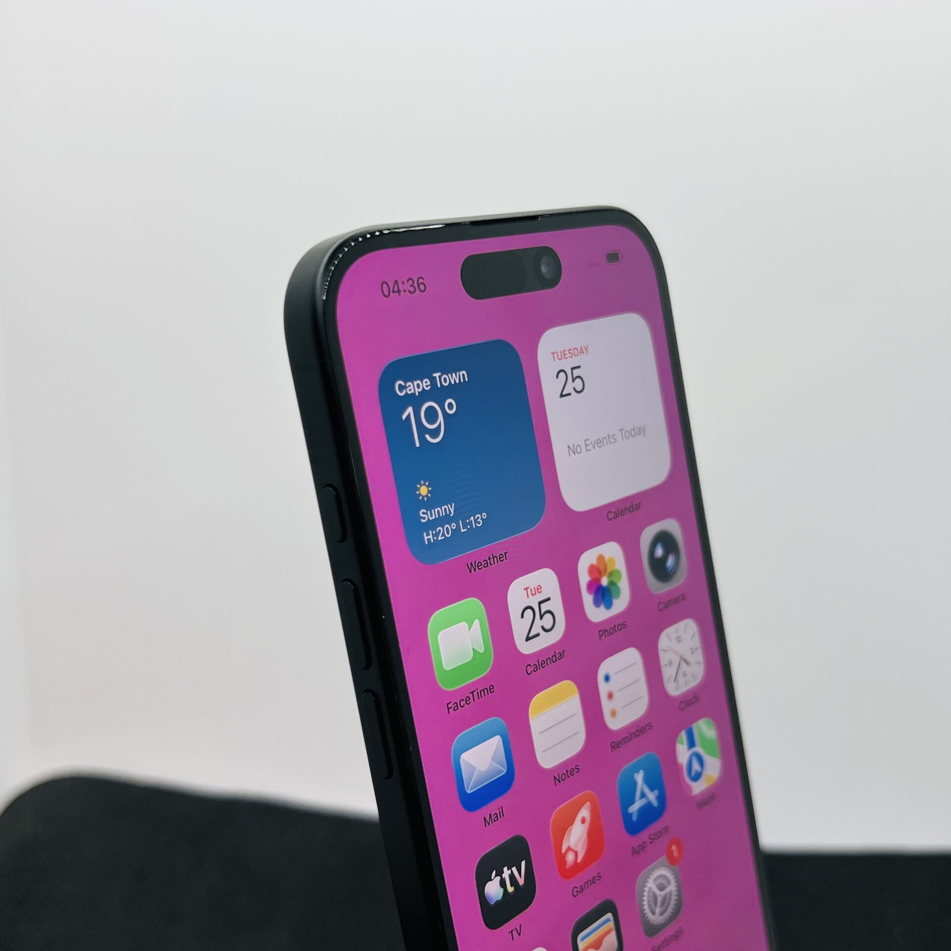 Apple iPhone 16 128GB Black (Condition: Good) - Image 4