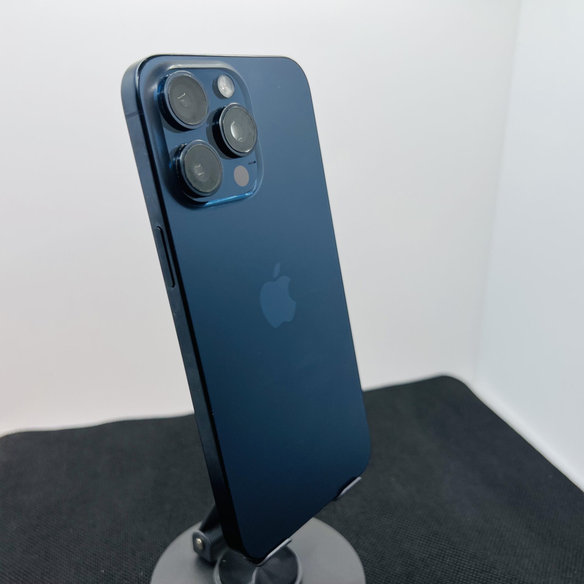 Apple iPhone 15 Pro Max 256GB Blue Titanium - Face ID Not Working (Condition: Good) - Image 9