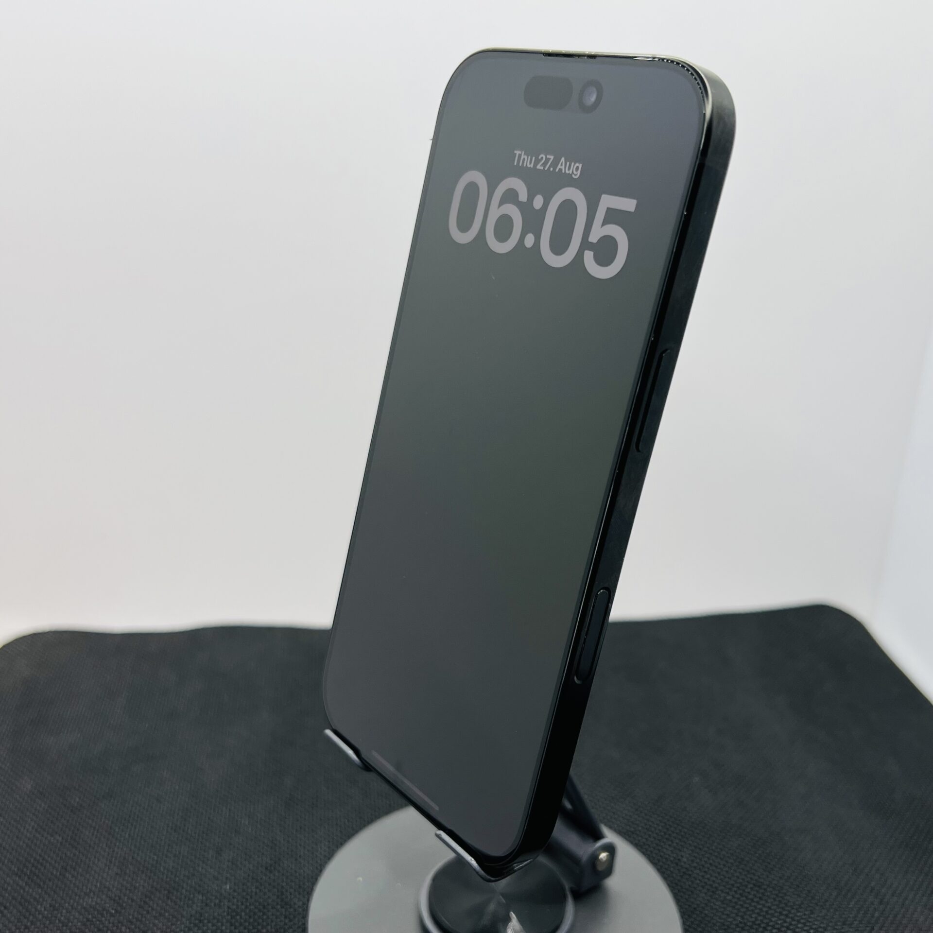 Apple iPhone 16 Pro 128GB Black Titanium (Condition: Good) - Image 8