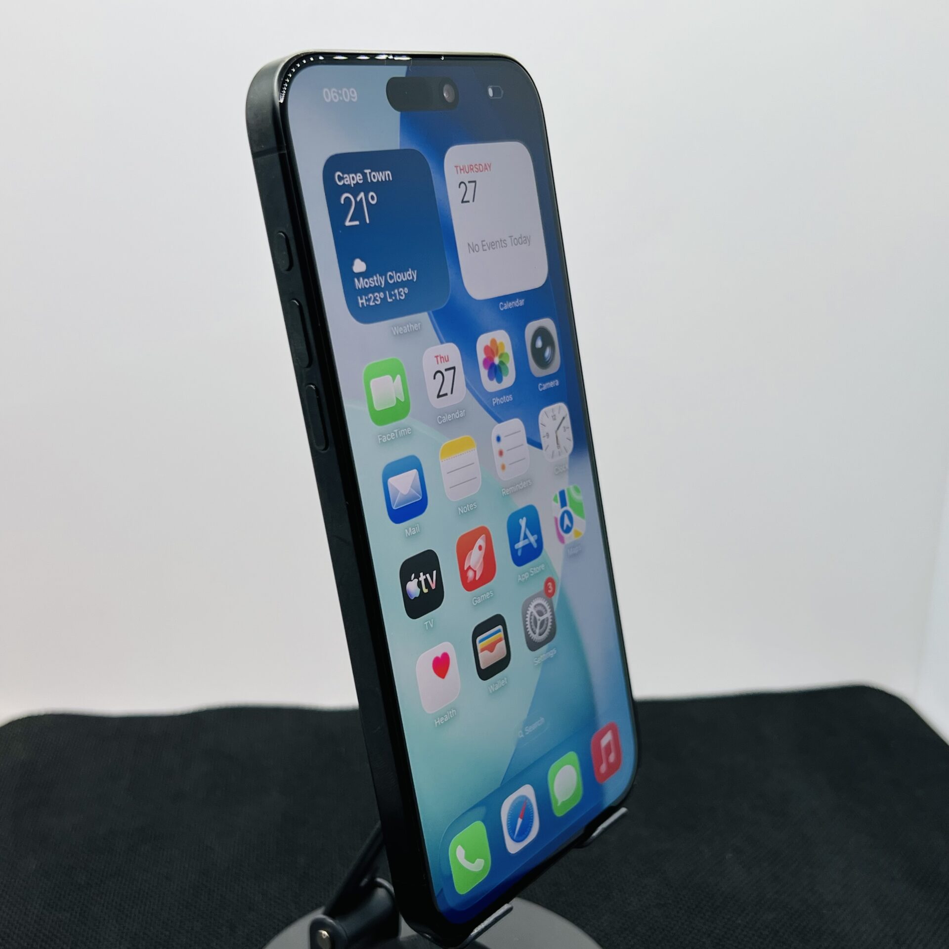 Apple iPhone 15 Pro Max 256GB Black Titanium - Face ID Not Working And eSIM Only (Condition: Good) - Image 3