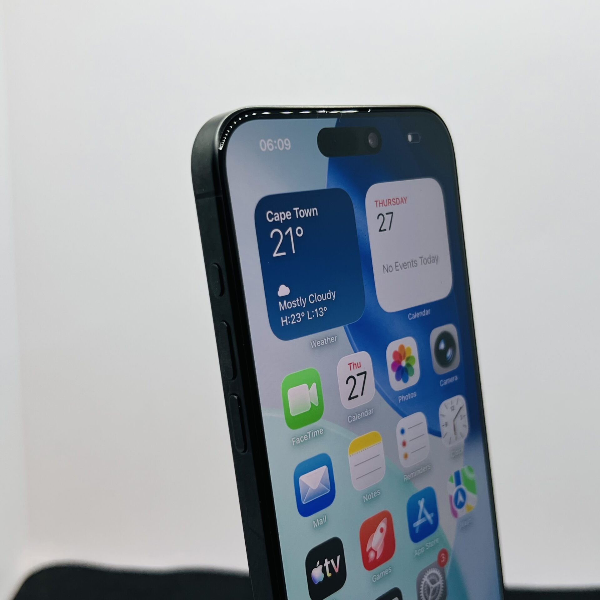 Apple iPhone 15 Pro Max 256GB Black Titanium - Face ID Not Working And eSIM Only (Condition: Good) - Image 4