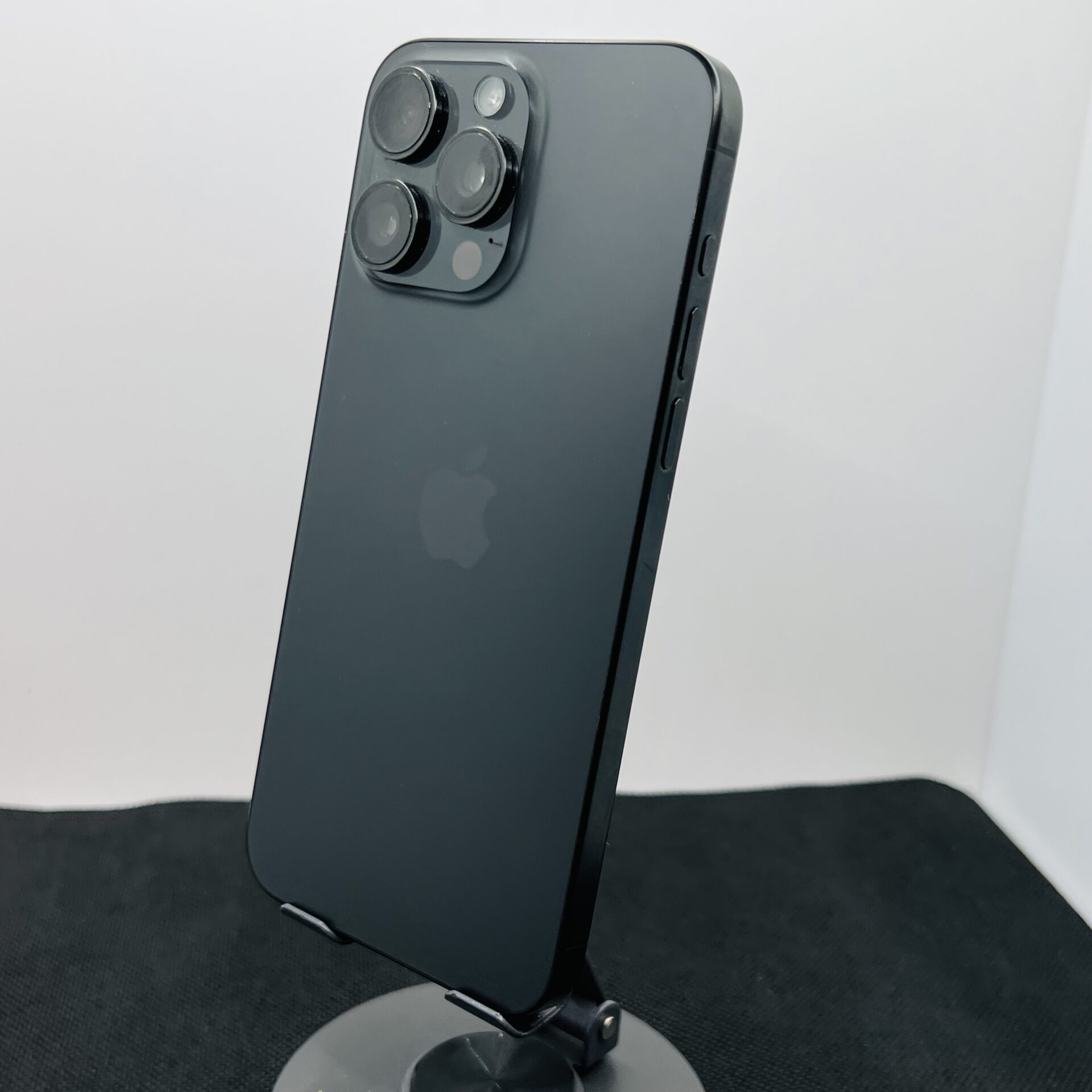Apple iPhone 15 Pro Max 256GB Black Titanium - Face ID Not Working And eSIM Only (Condition: Good) - Image 8