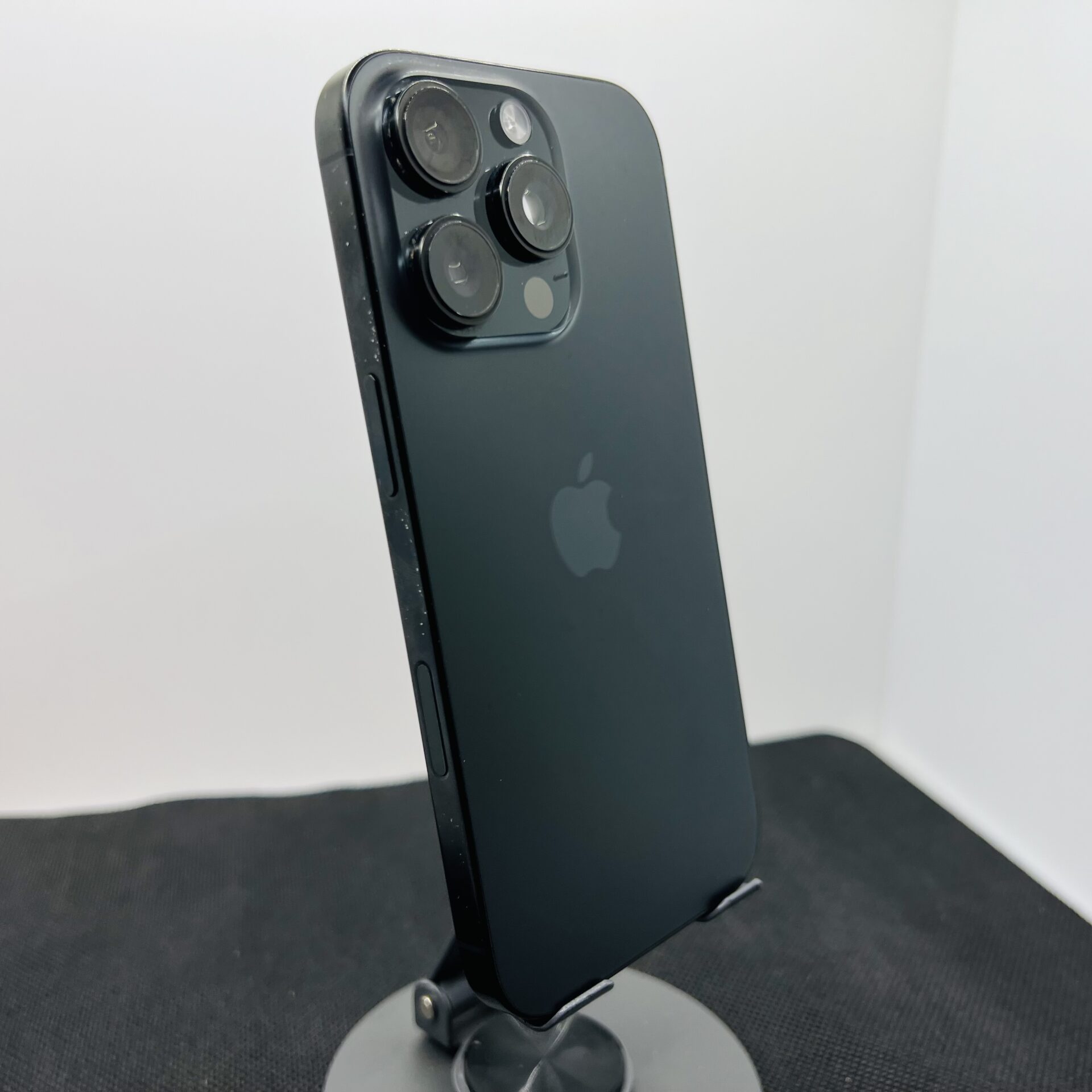 Apple iPhone 16 Pro 128GB Black Titanium (Condition: Good) - Image 9
