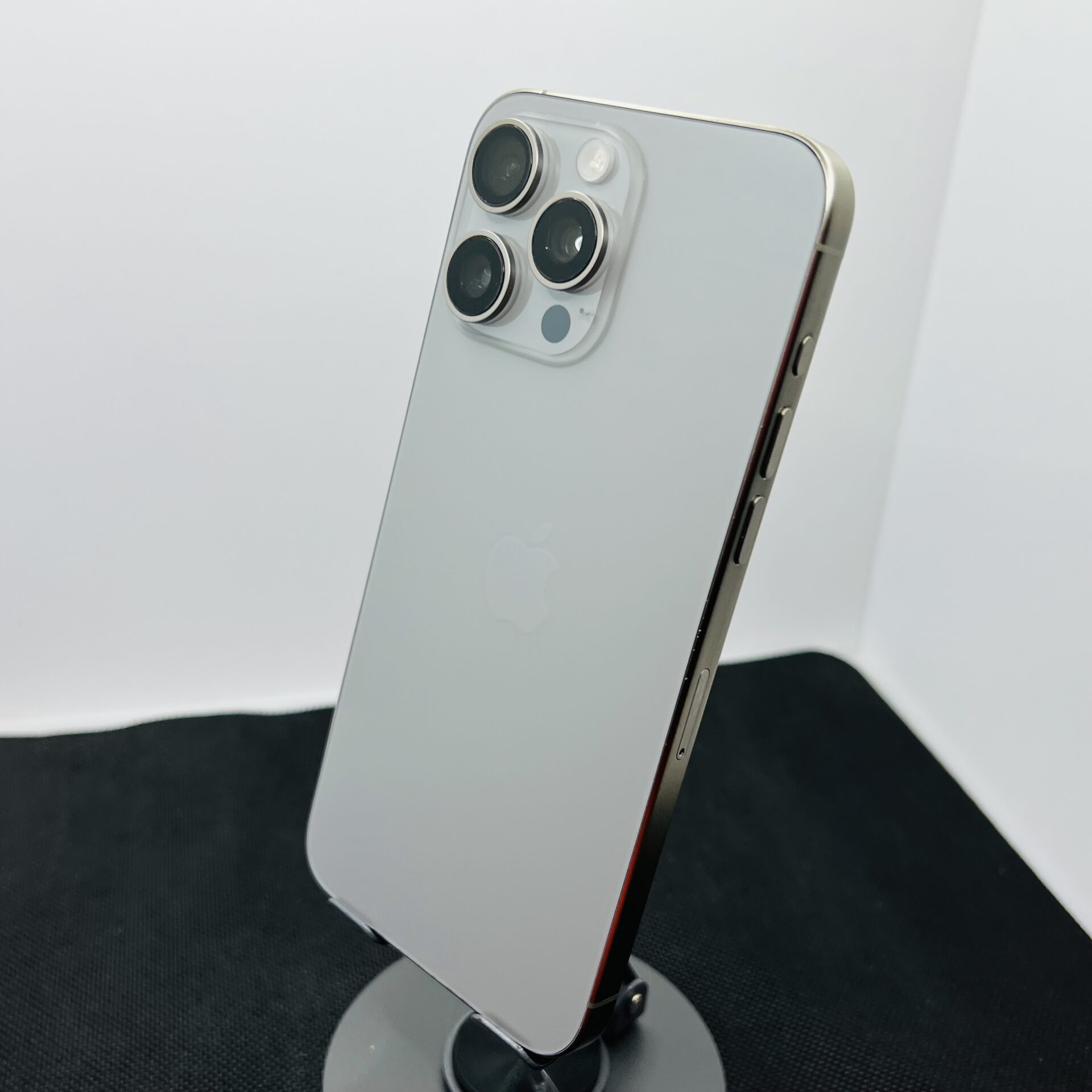 Apple iPhone 15 Pro Max 256GB Natural Titanium (Condition: Good) - Image 8
