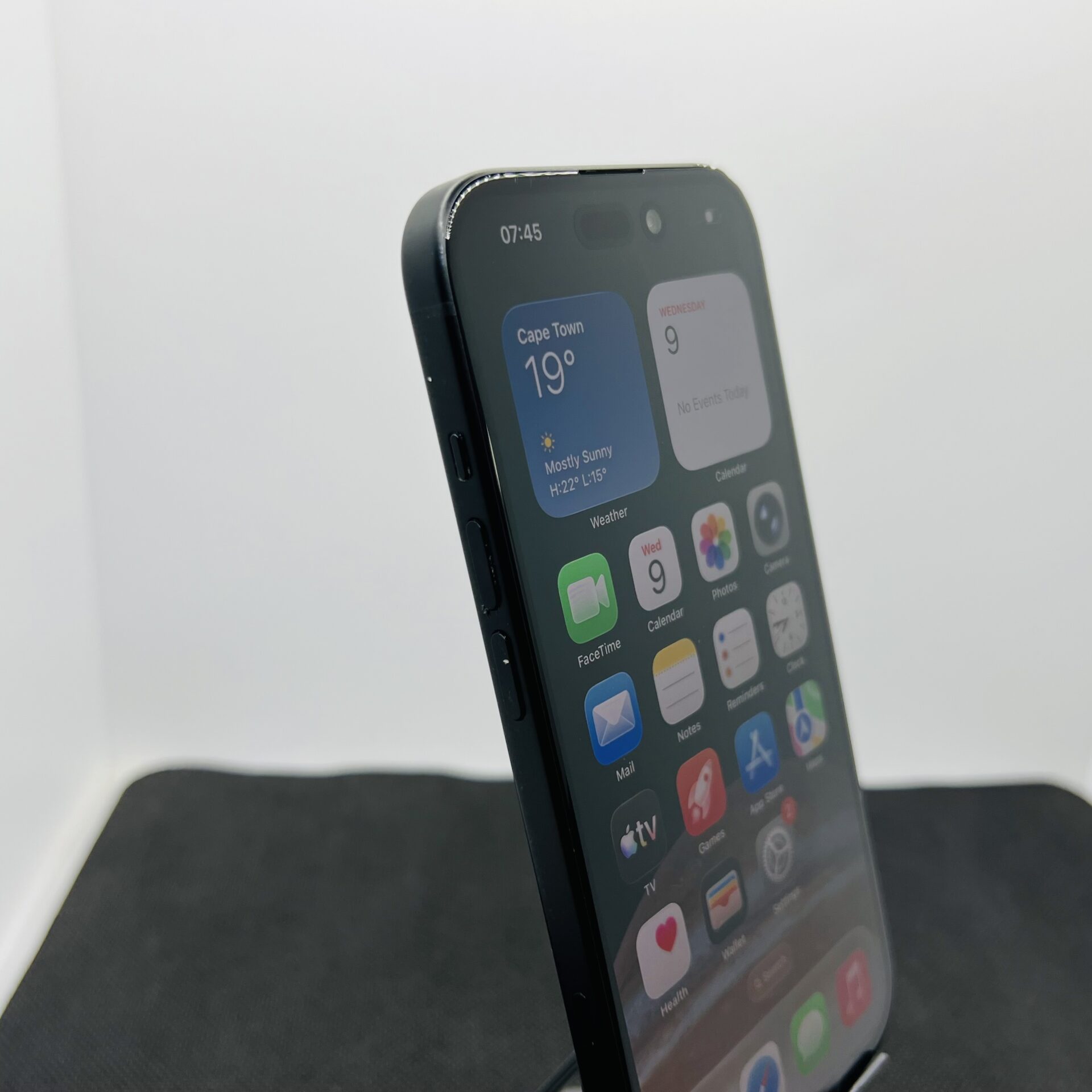 Apple iPhone 15 128GB Black (Condition: Good) - Image 4