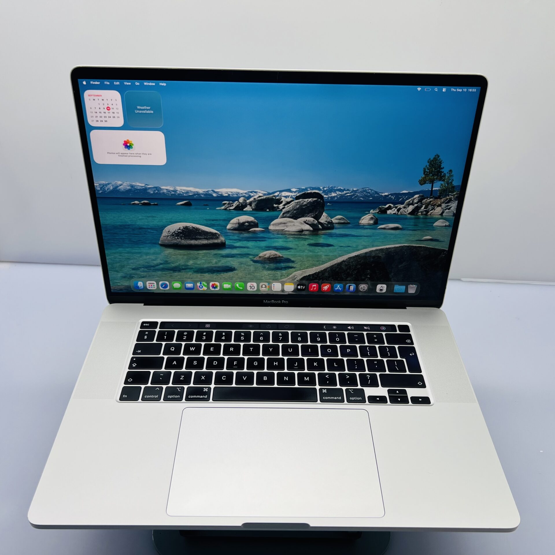 Apple MacBook Pro 16-inch “Core i9” (Touchbar/2019) 2.3GHz 16GB RAM 1TB SSD Silver - Cracked LCD (Condition: Good) - Image 2