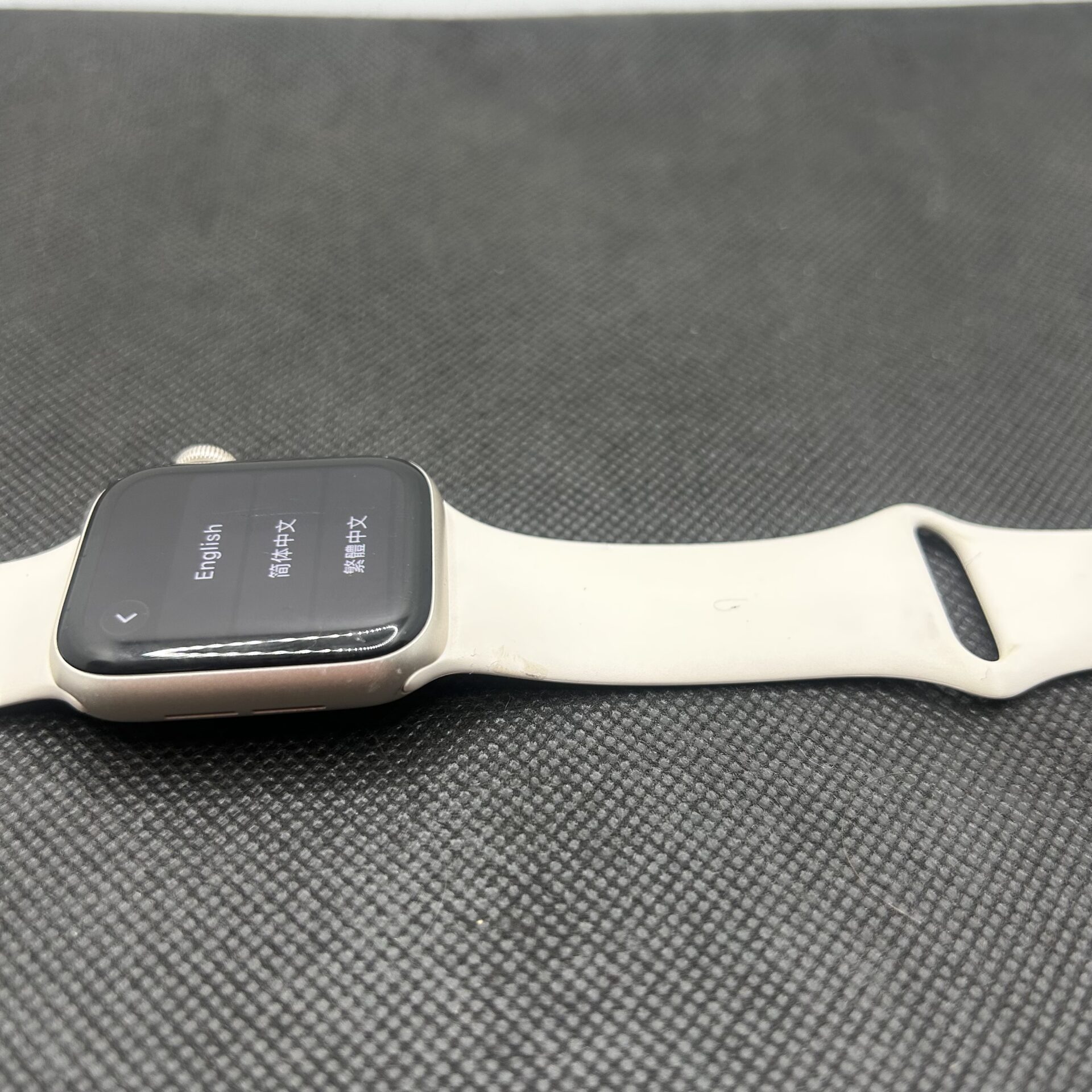 Apple Watch SE (2nd Gen) GPS 40mm Starlight (Condition: Good) - Image 4