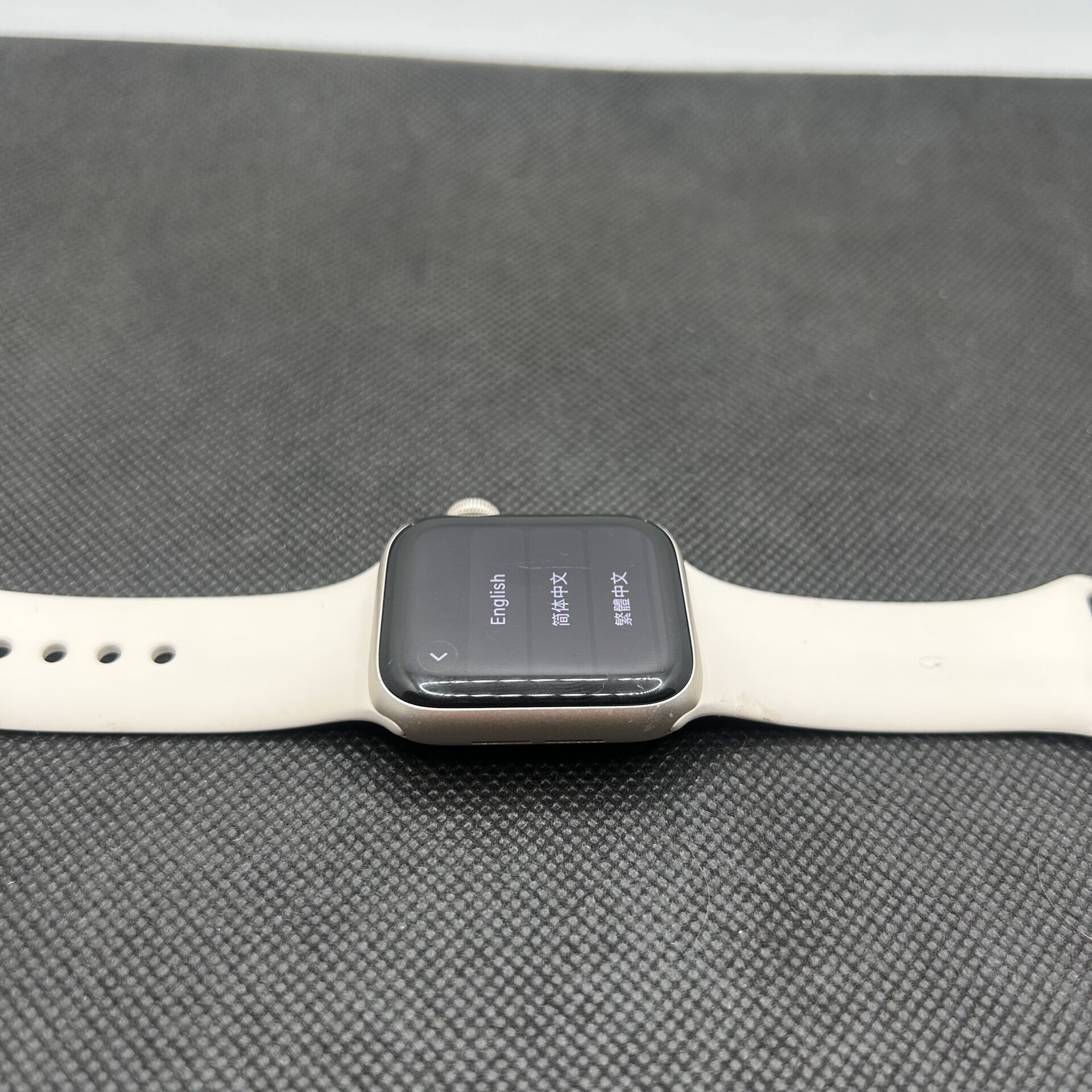 Apple Watch SE (2nd Gen) GPS 40mm Starlight (Condition: Good) - Image 5