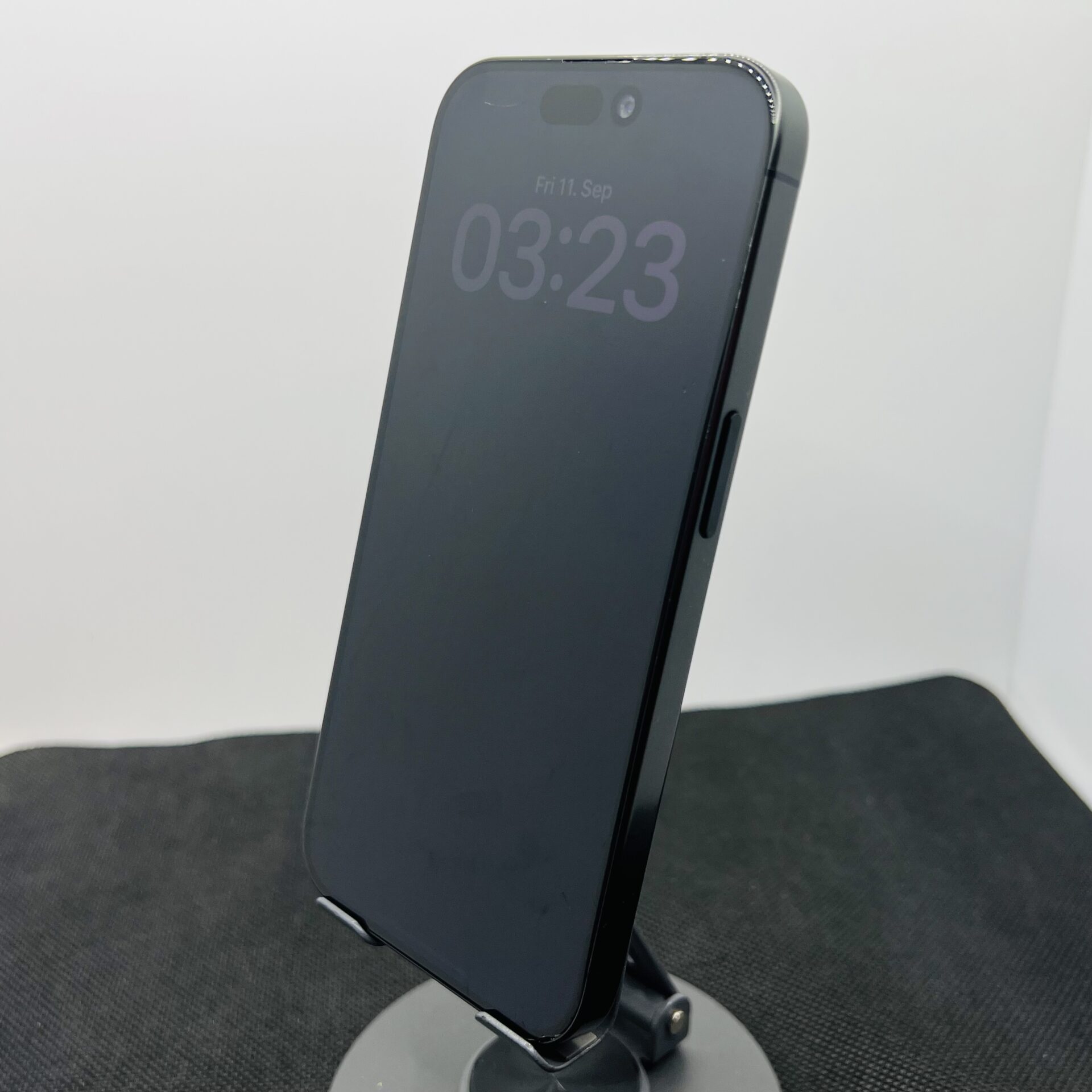 Apple iPhone 15 Pro 256GB Black Titanium (Condition: Good) - Image 7