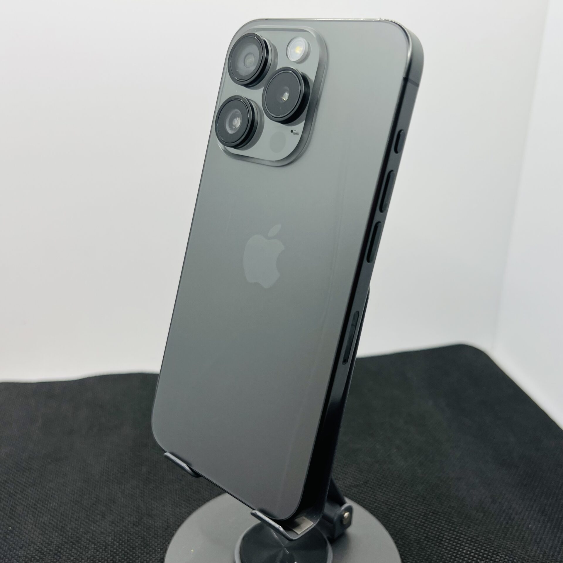 Apple iPhone 15 Pro 256GB Black Titanium (Condition: Good) - Image 9