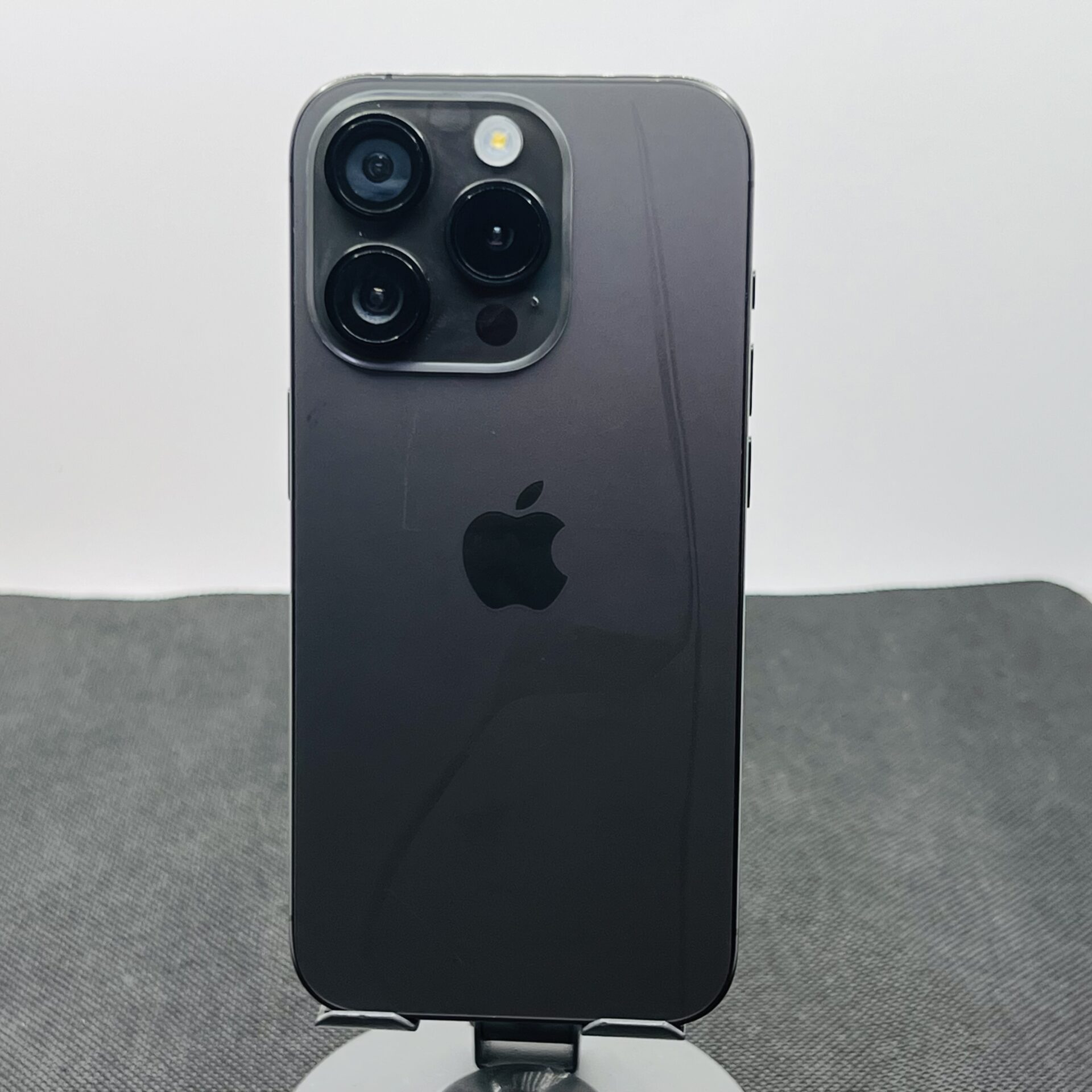 Apple iPhone 15 Pro 256GB Black Titanium (Condition: Good) - Image 8