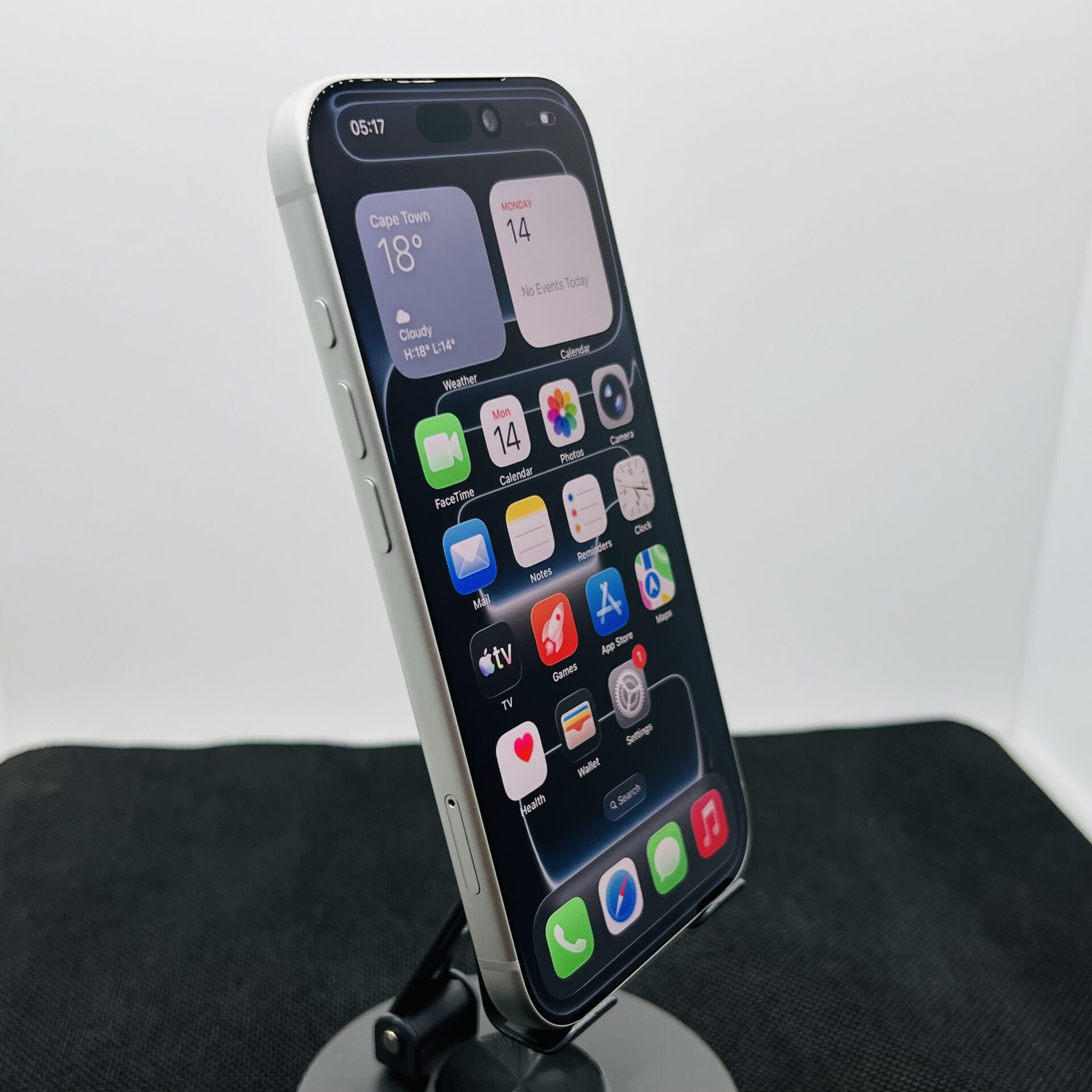 Apple iPhone 17 Pro 256GB Silver (Condition: Excellent) - Image 3