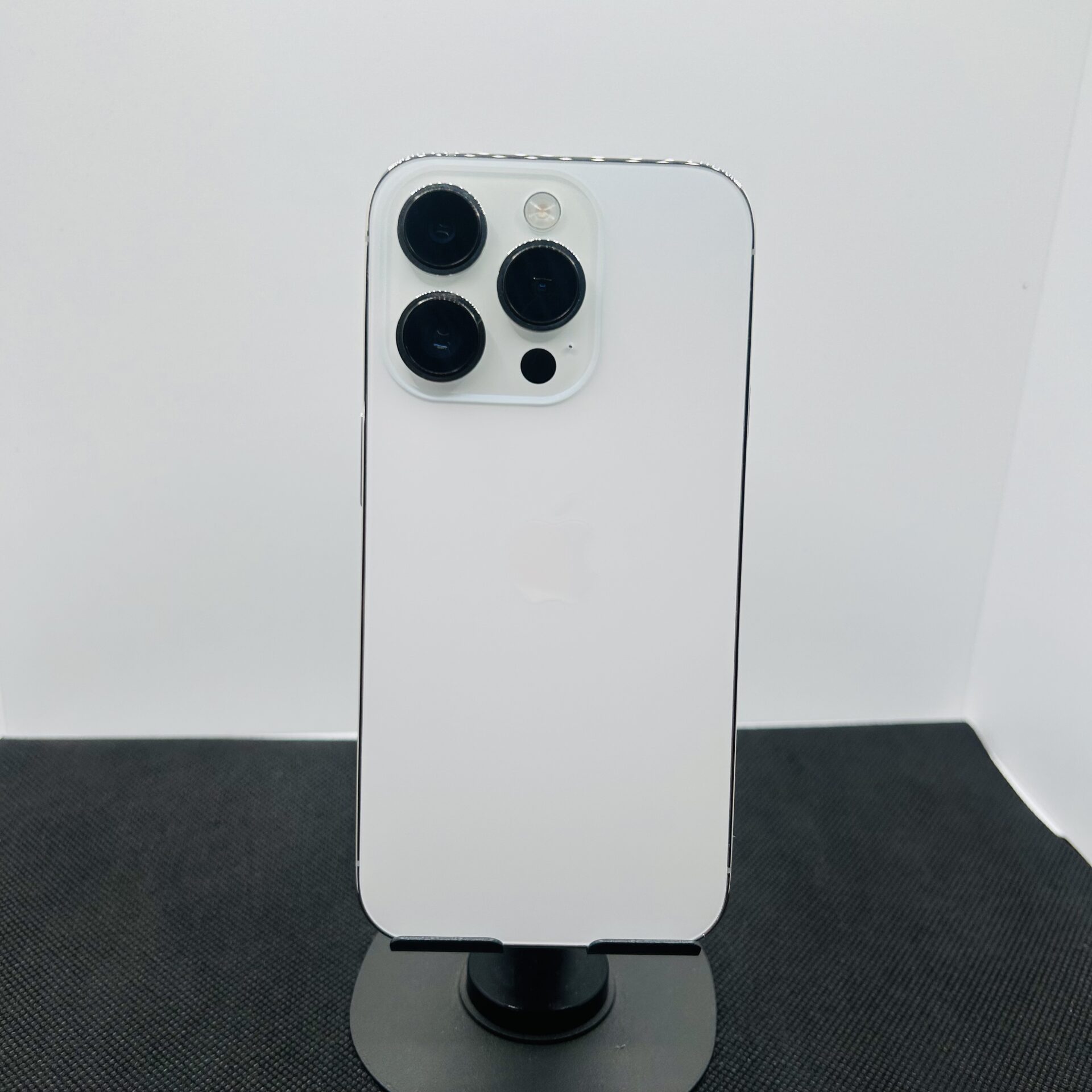 Apple iPhone 14 Pro 256GB Silver (Condition: Good) - Image 5