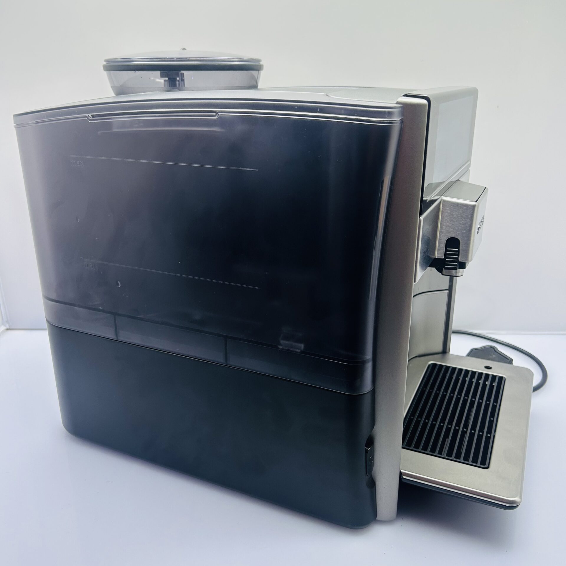 Siemens EQ6 Plus Fully Automatic Coffee Machine Haze Silver (Condition: Good) - Image 3