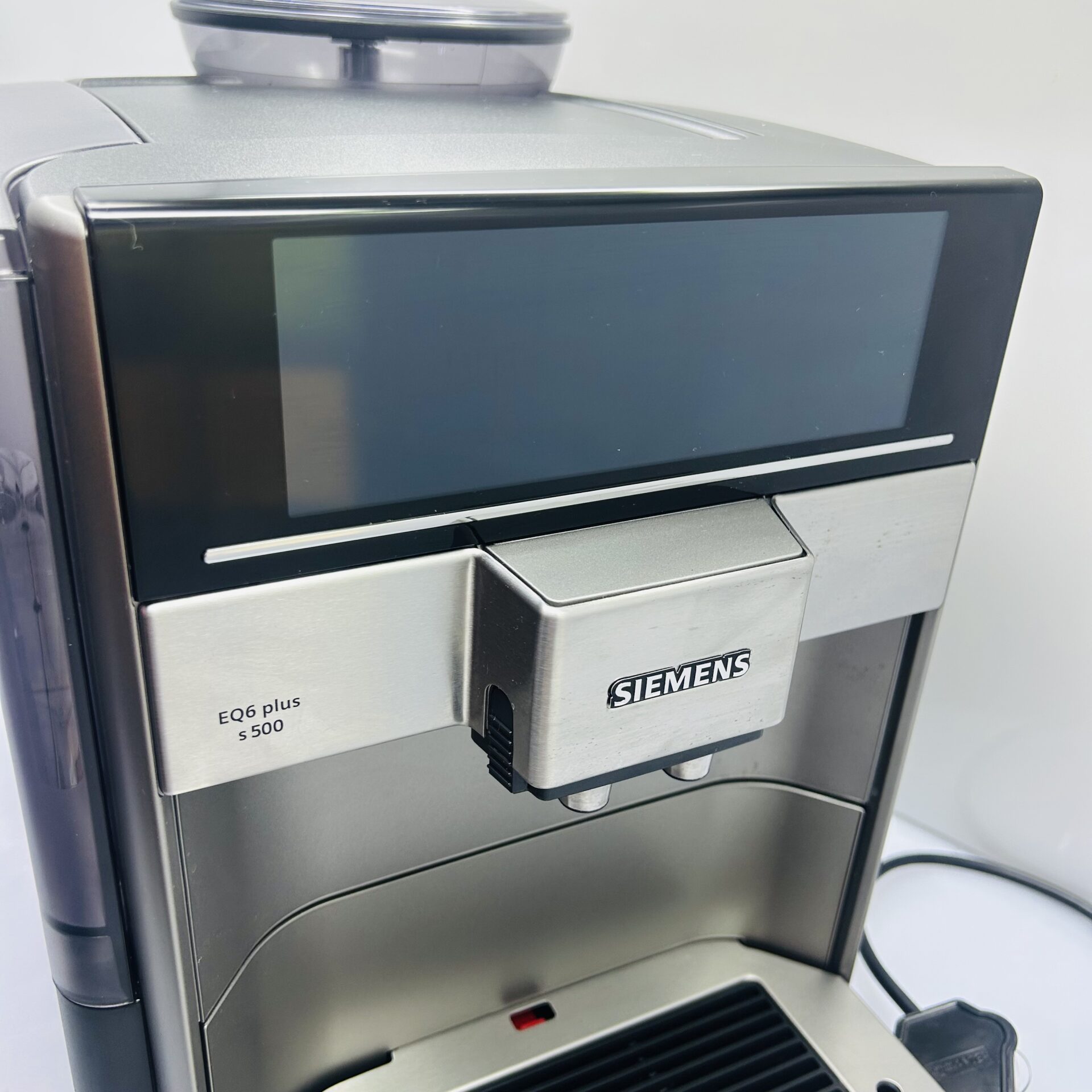 Siemens EQ6 Plus Fully Automatic Coffee Machine Haze Silver (Condition: Good) - Image 4