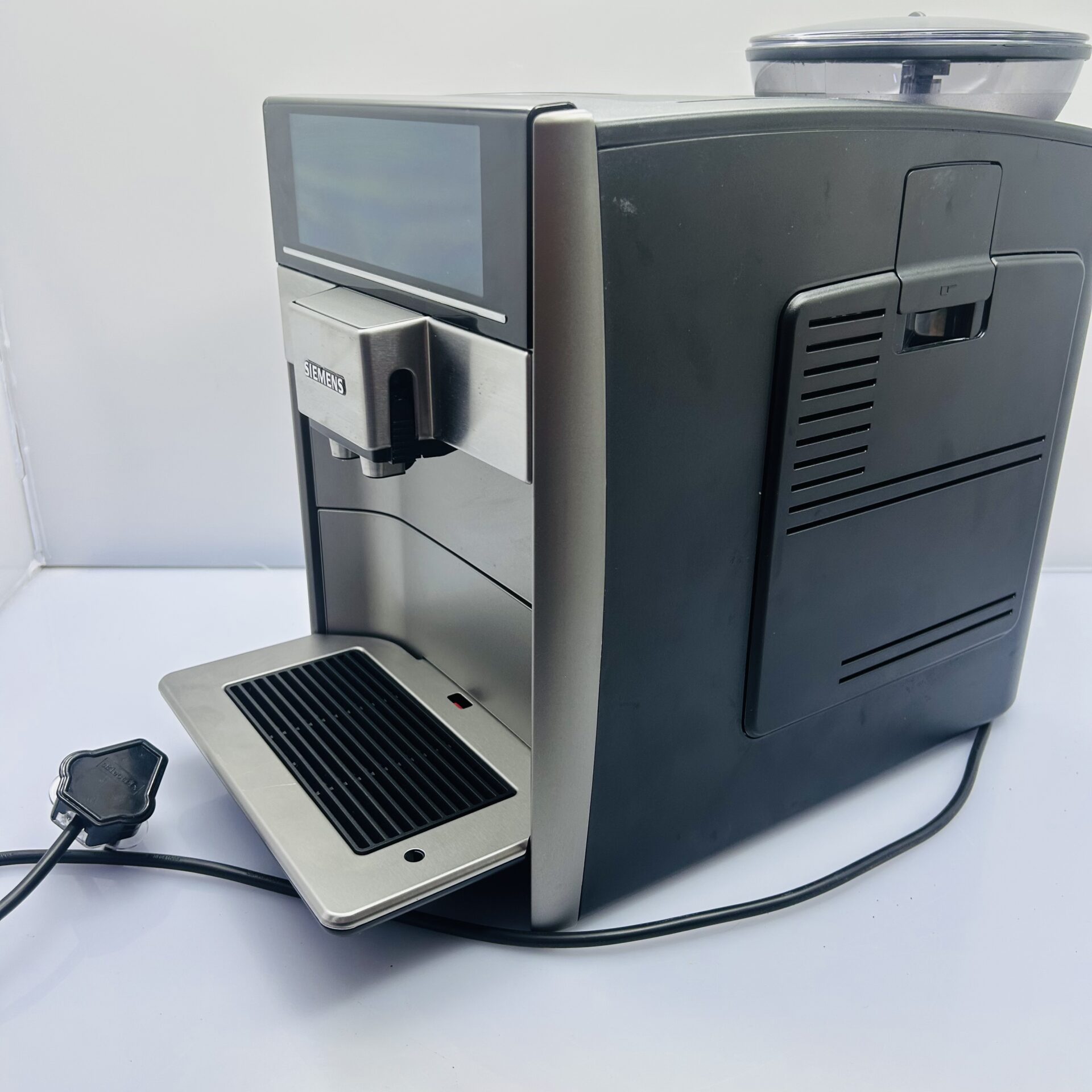 Siemens EQ6 Plus Fully Automatic Coffee Machine Haze Silver (Condition: Good) - Image 7