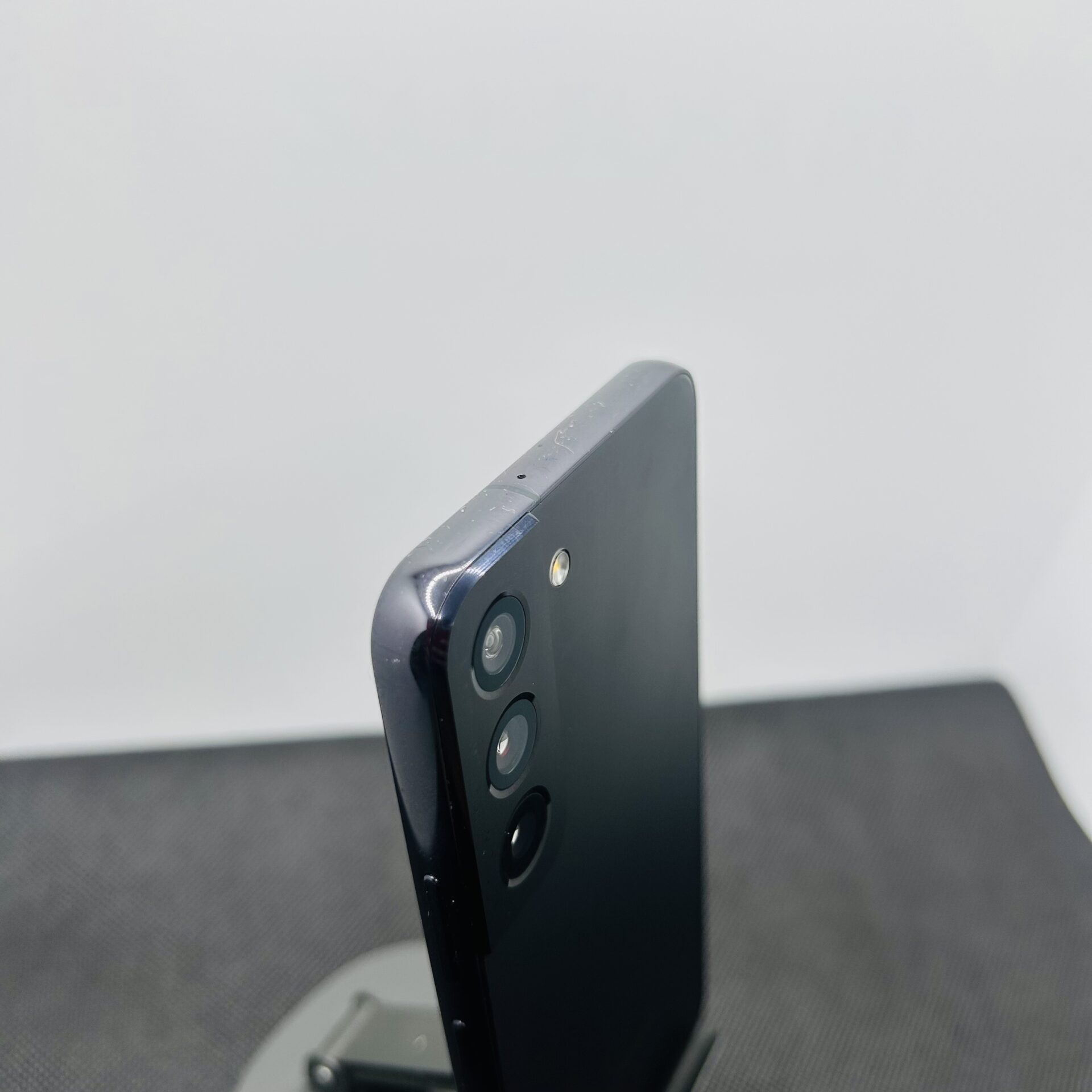 Samsung Galaxy S22 256GB Phantom Black (Condition: Good) - Image 10