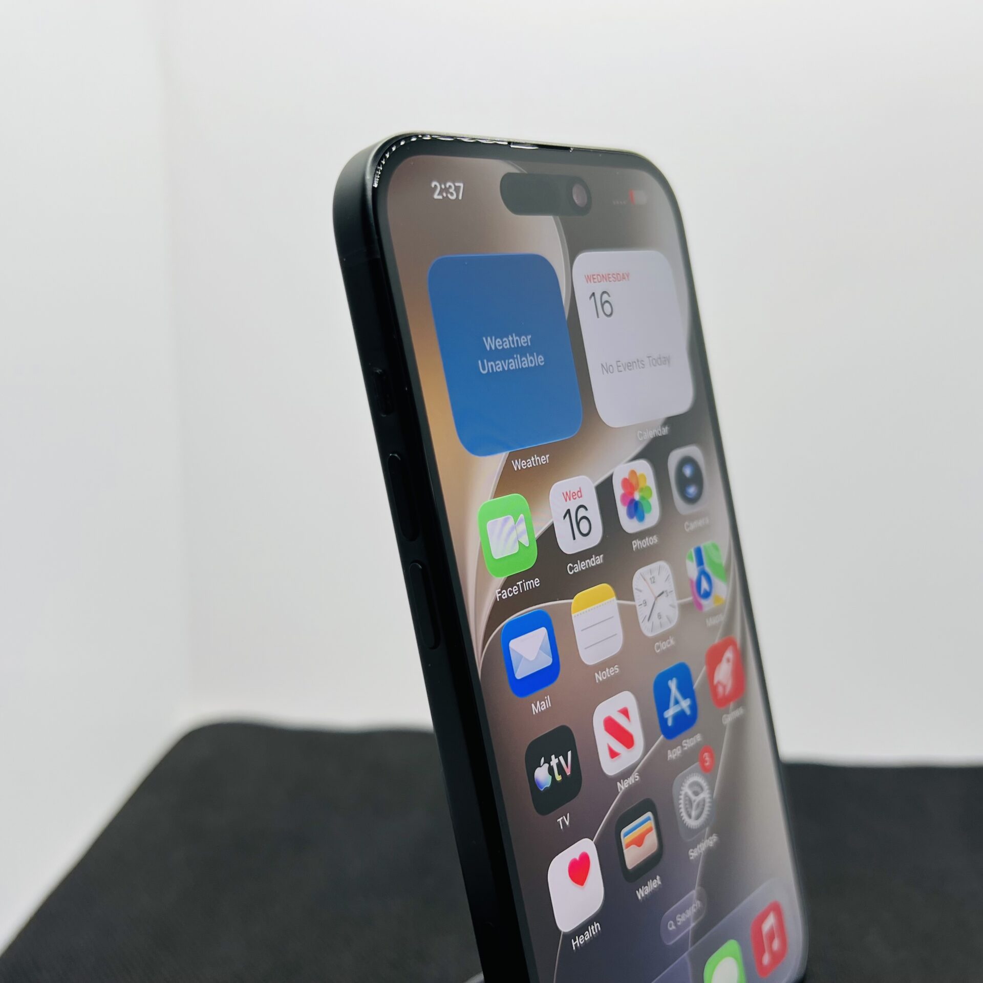 Apple iPhone 15 128GB Black (Condition: Good) - Image 4
