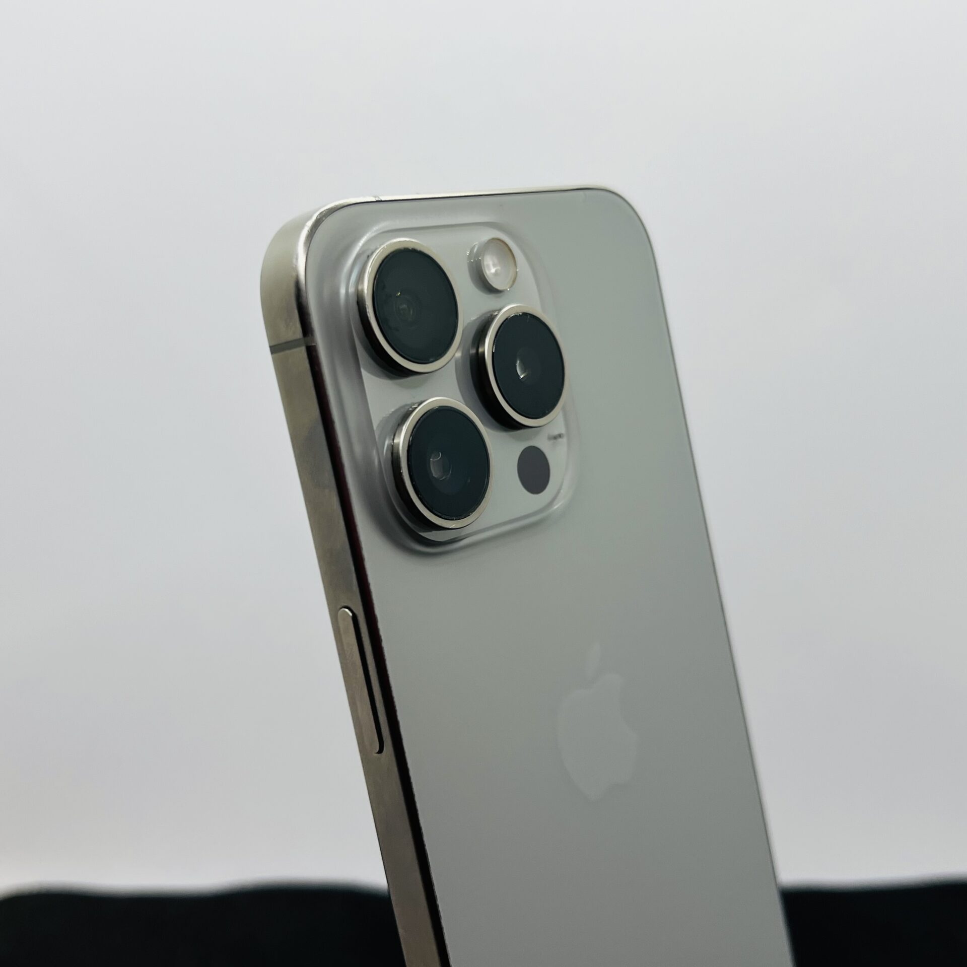 Apple iPhone 15 Pro 256GB Natural Titanium (Condition: Good) - Image 10