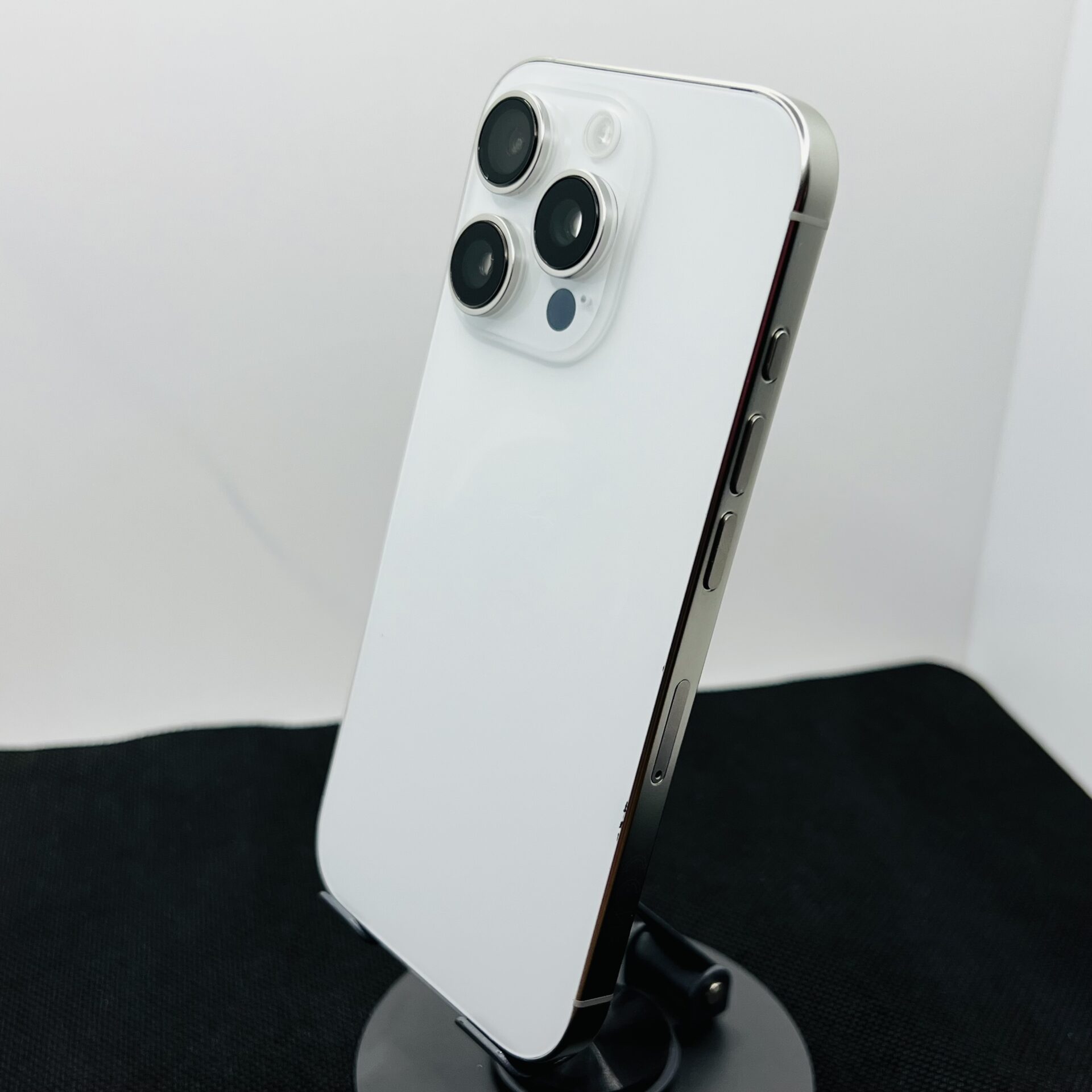 Apple iPhone 16 Pro 256GB White Titanium (Condition: Good) - Image 8