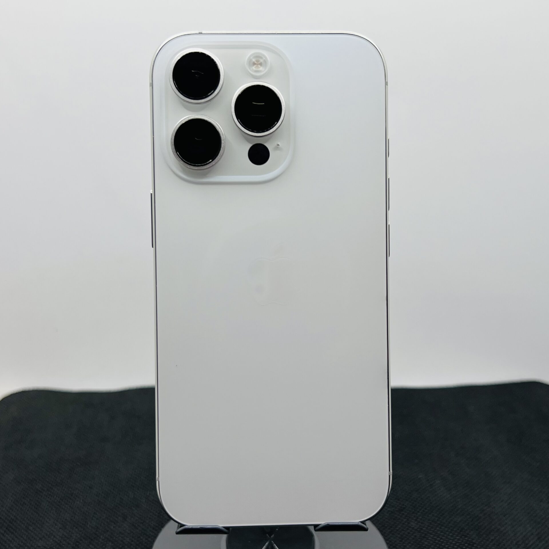 Apple iPhone 16 Pro 256GB White Titanium (Condition: Good) - Image 9