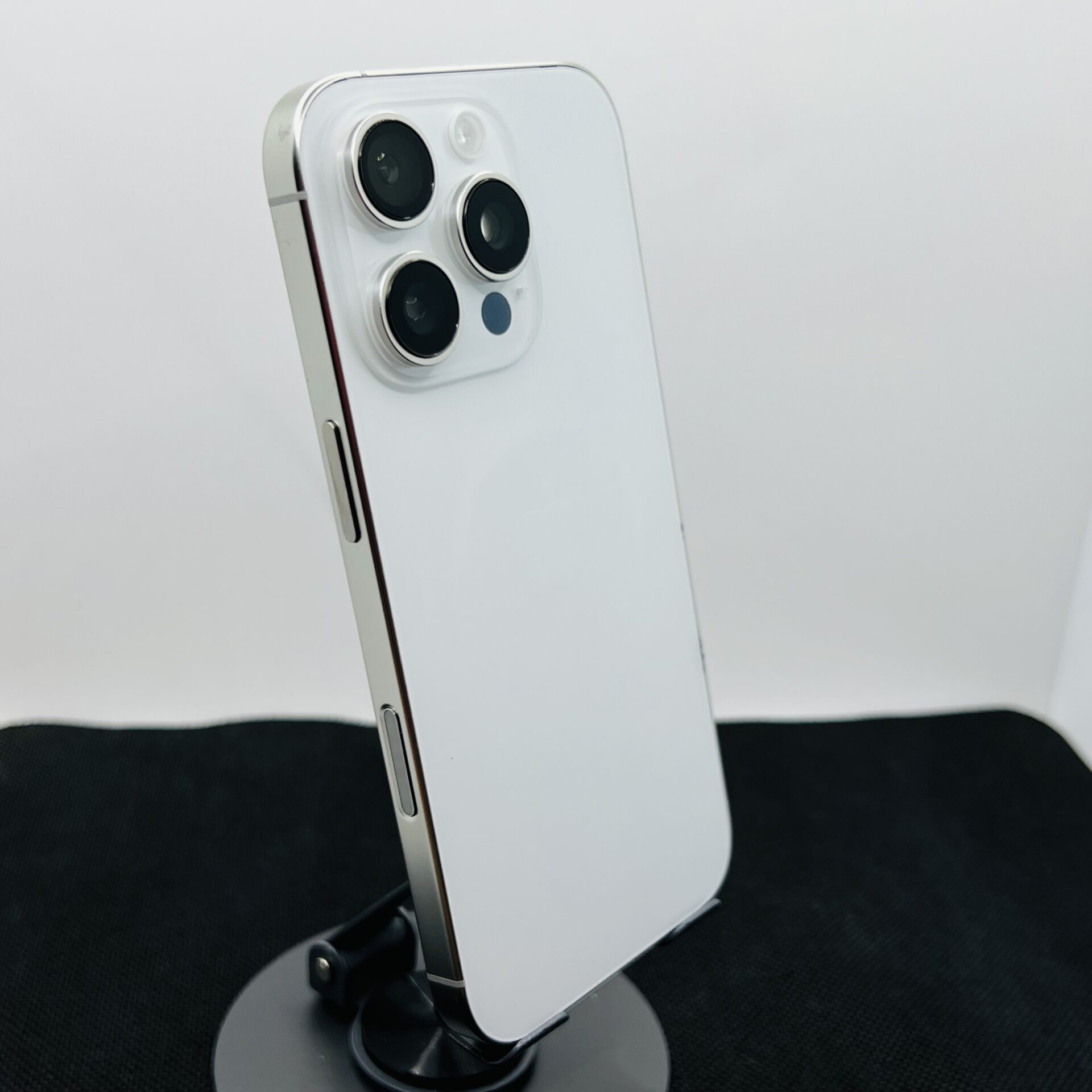 Apple iPhone 16 Pro 256GB White Titanium (Condition: Good) - Image 10
