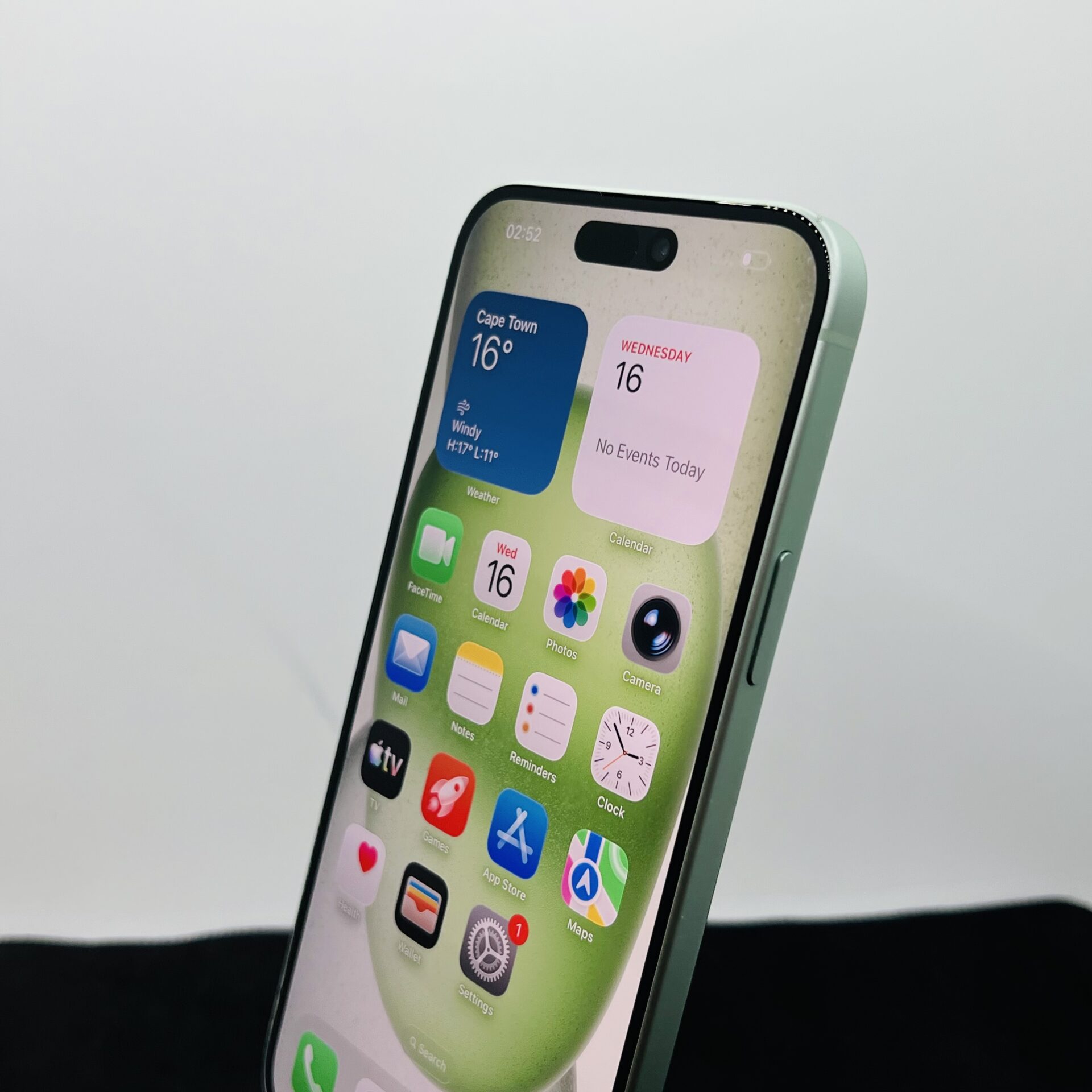 Apple iPhone 15 Plus 128GB Green (Condition: Good) - Image 6