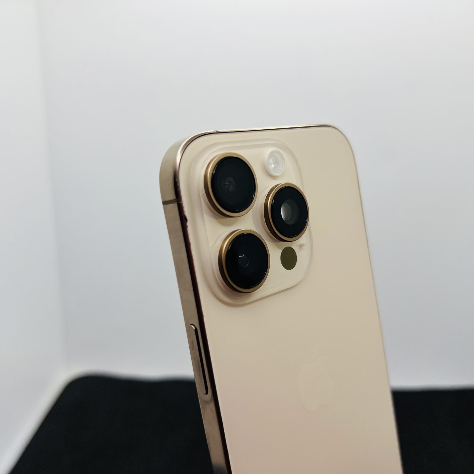 Apple iPhone 16 Pro 256GB Desert Titanium (Condition: Good) - Image 11