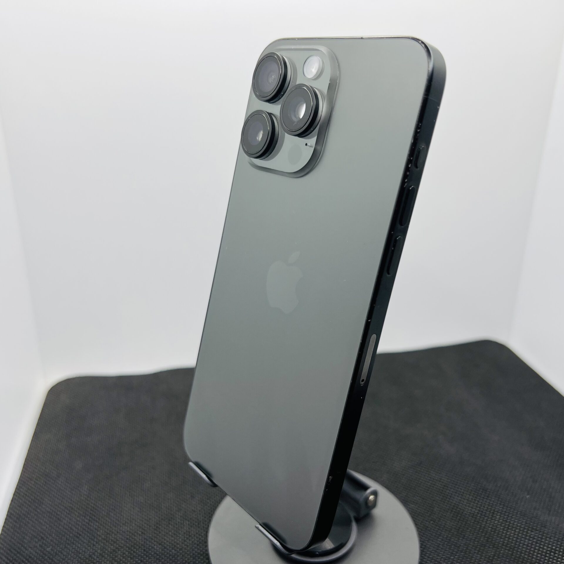 Apple iPhone 15 Pro Max 256GB Black Titanium - Face ID Not Working (Condition: Good) - Image 8