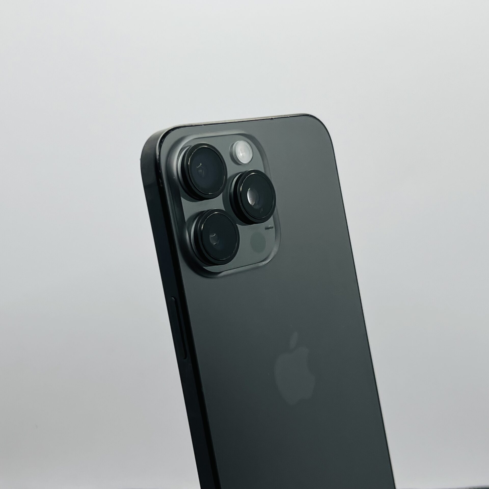 Apple iPhone 15 Pro Max 256GB Black Titanium - Face ID Not Working (Condition: Good) - Image 11