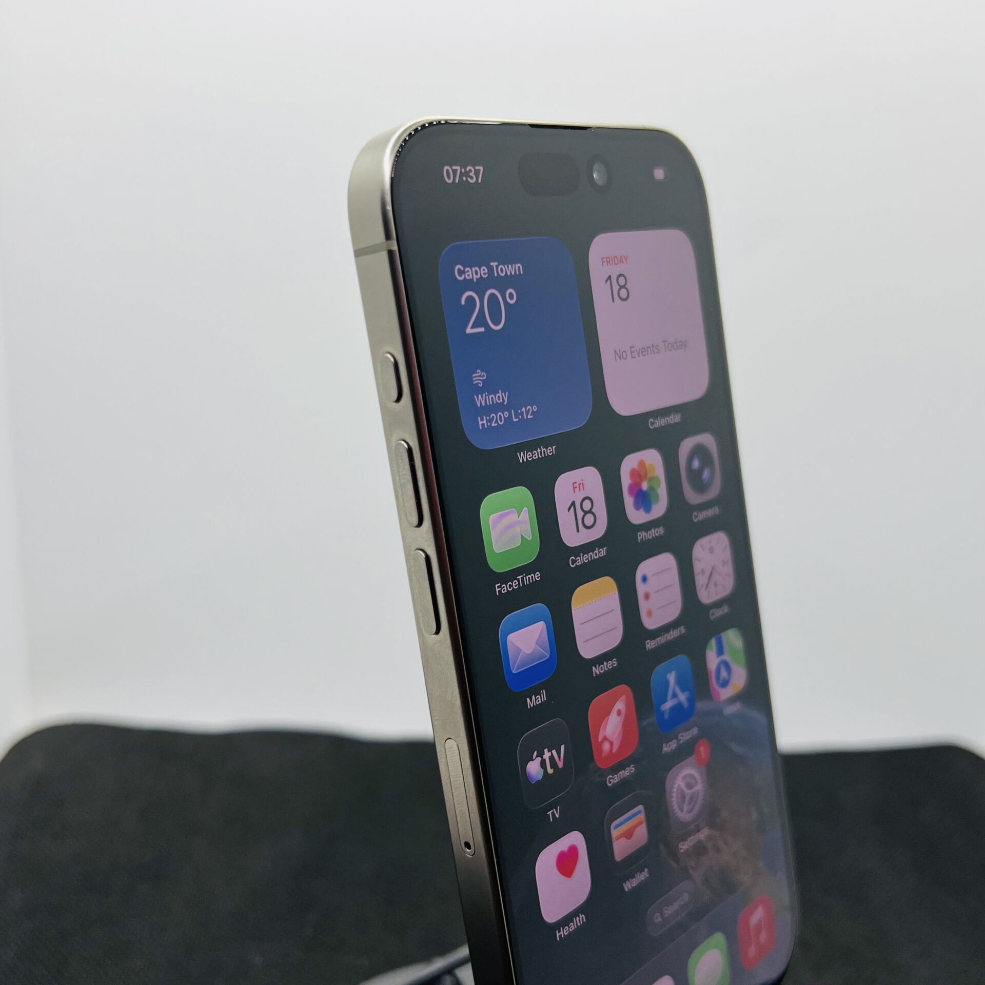 Apple iPhone 15 Pro 256GB Natural Titanium (Condition: Good) - Image 4