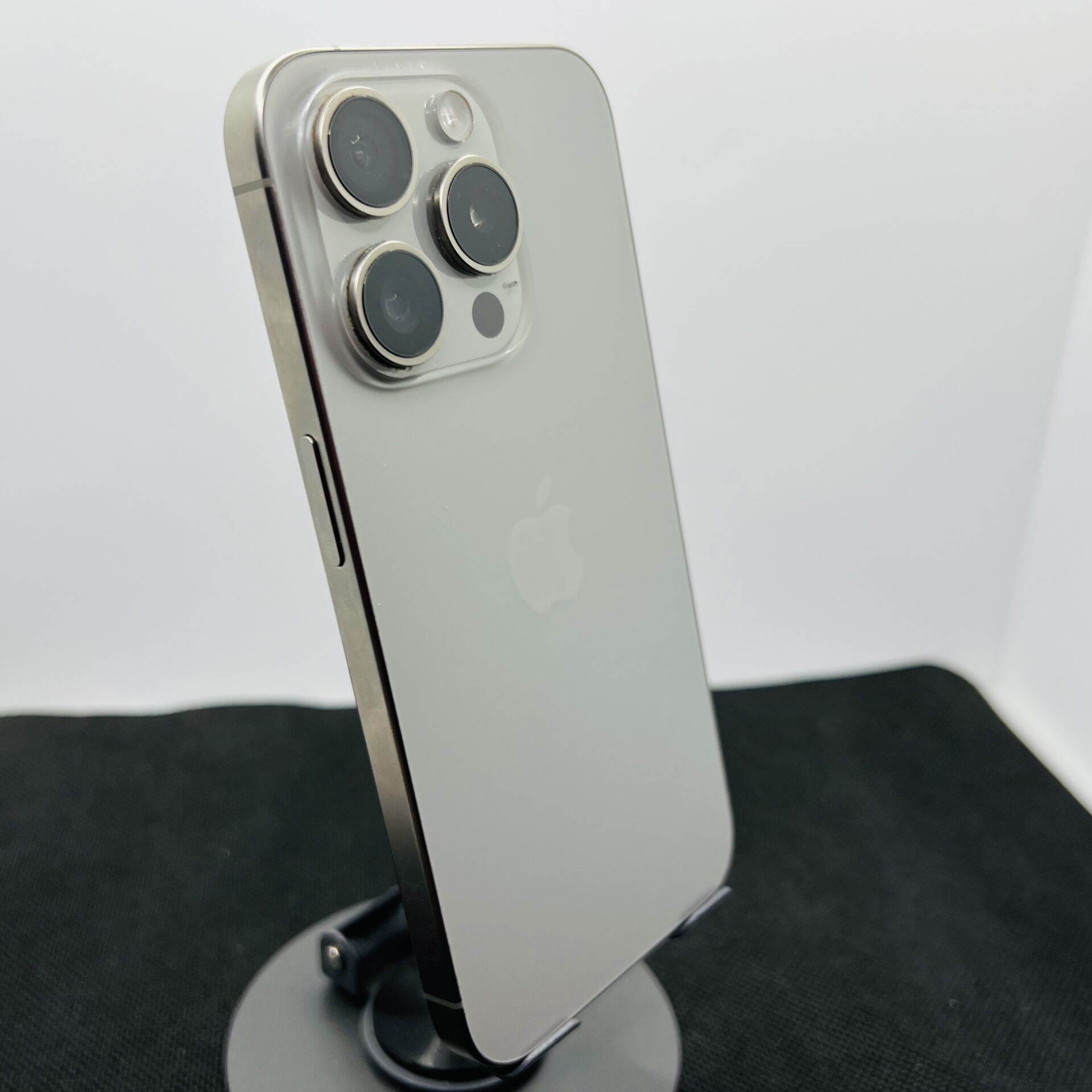 Apple iPhone 15 Pro 256GB Natural Titanium (Condition: Good) - Image 9