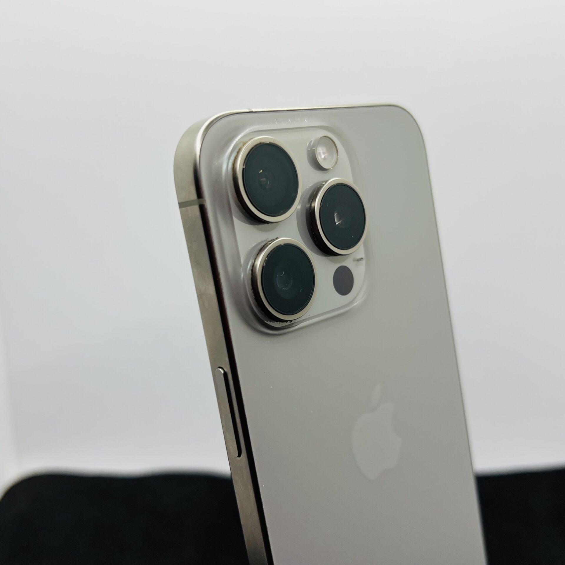 Apple iPhone 15 Pro 256GB Natural Titanium (Condition: Good) - Image 10