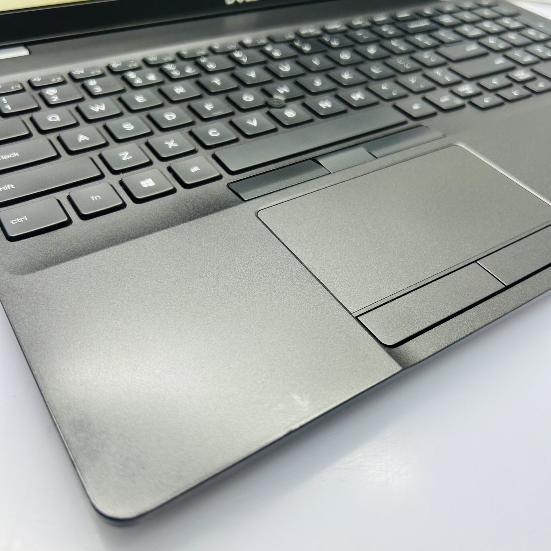 Dell Latitude 5500 "Core i7 8th Gen" 1.90GHz 16GB RAM 512GB SSD Black (Condition: Good) - Image 5