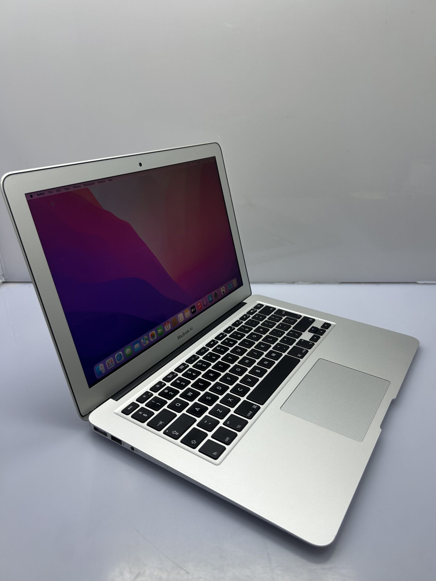 Apple MacBook Air 13-inch "Core i5" 1.8GHz (2017) 8GB RAM 128GB SSD Silver (Condition: Good) - Image 4