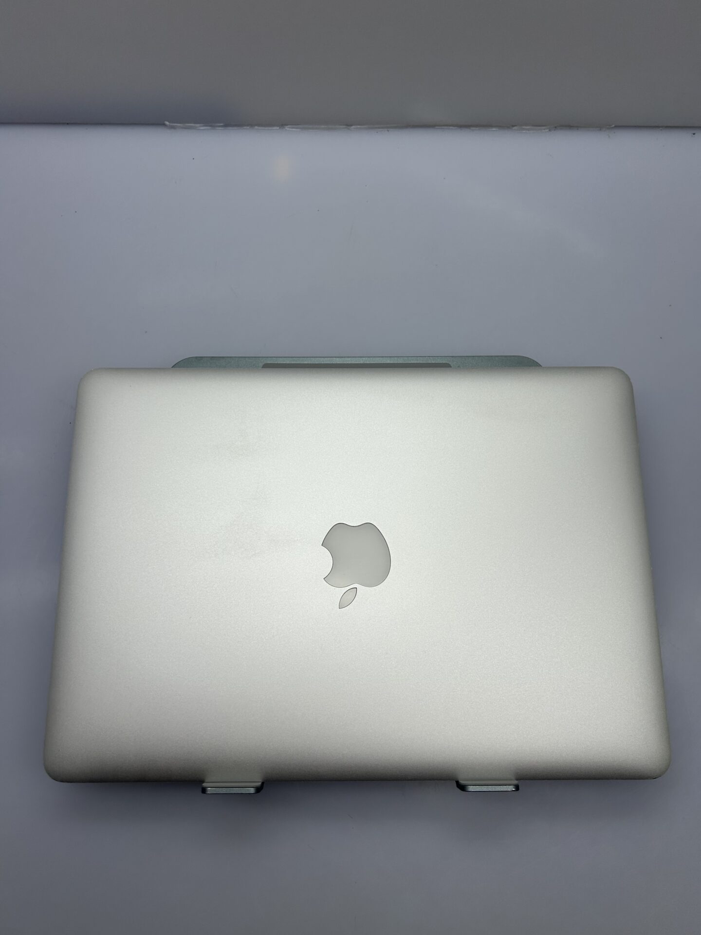 Apple MacBook Air 13-inch "Core i5" 1.8GHz (2017) 8GB RAM 128GB SSD Silver (Condition: Good) - Image 5