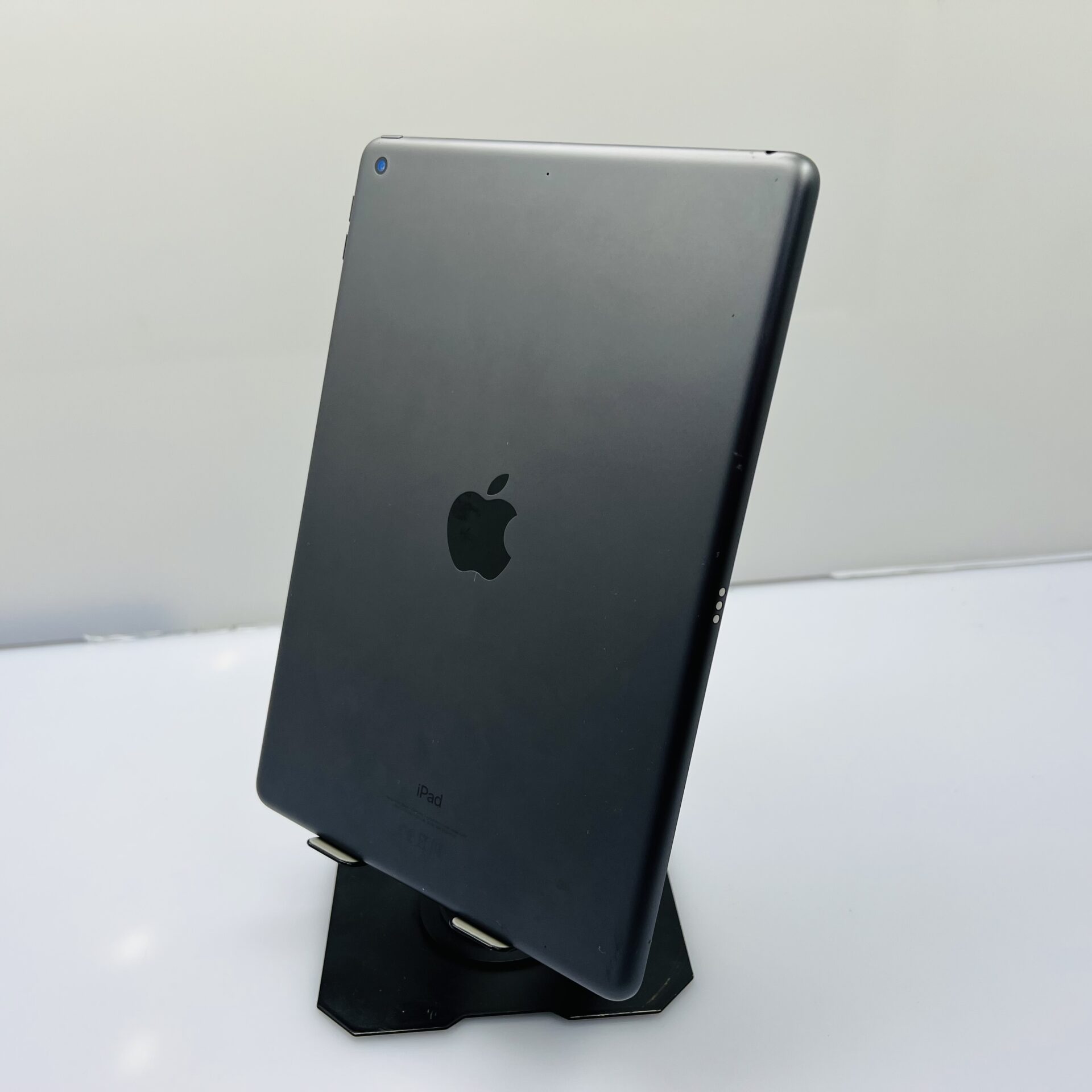 Apple iPad 10.2″ 7th Gen 32GB (WiFi Only) Space Gray (Condition: Good) - Image 7
