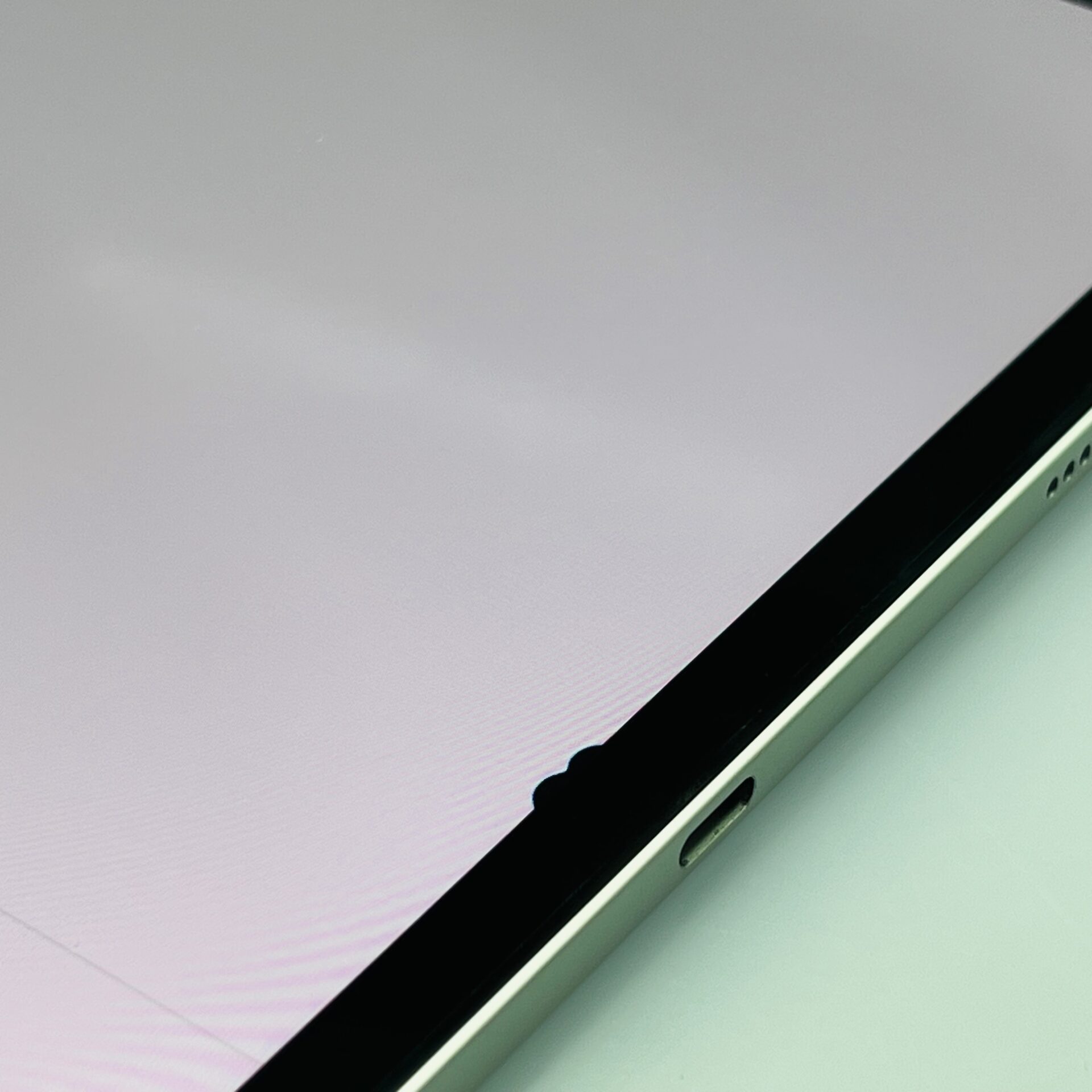 Apple iPad Pro 13" M4 (WiFi Only) 1TB Silver - Small Dead Spots (Condition: Good) - Image 12